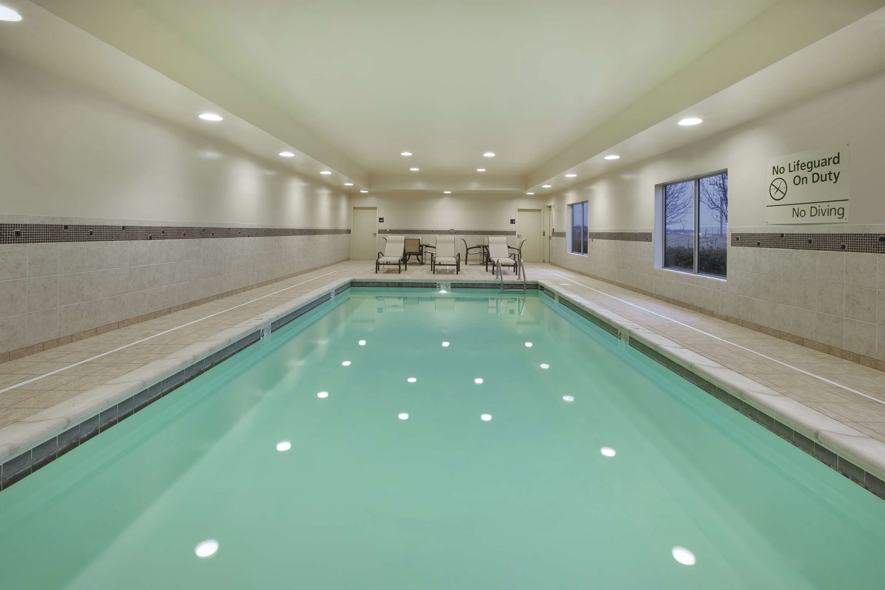 Pool | Hampton Inn & Suites Wichita Northeast