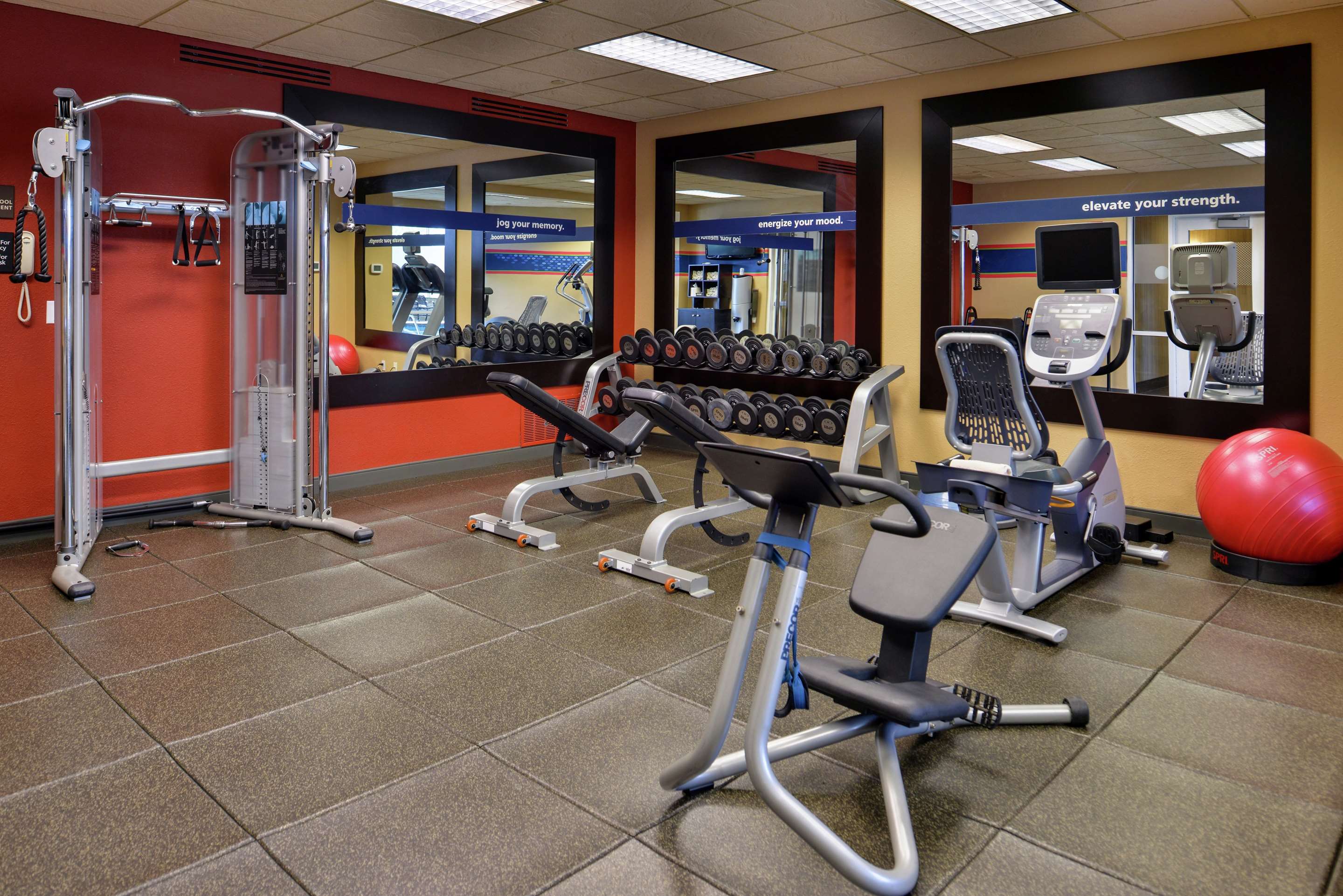 Health club fitness center gym | Hampton Inn Idaho Falls/Airport