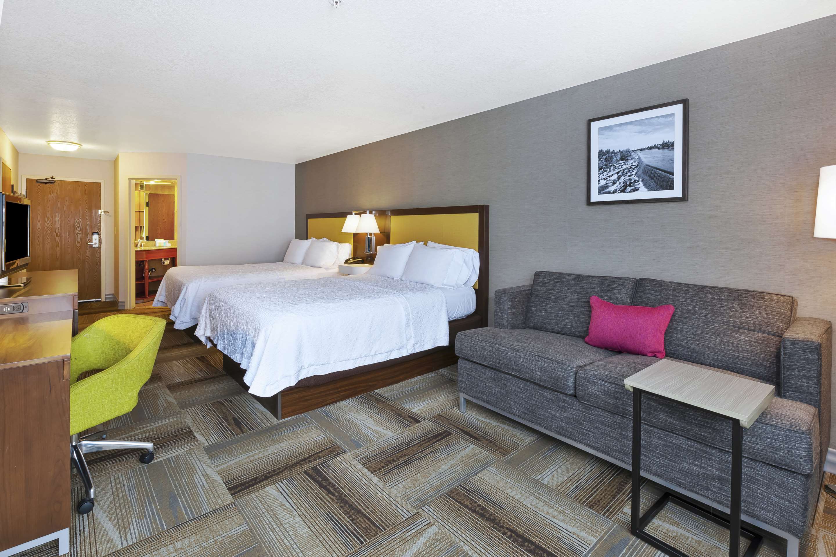 Guest room