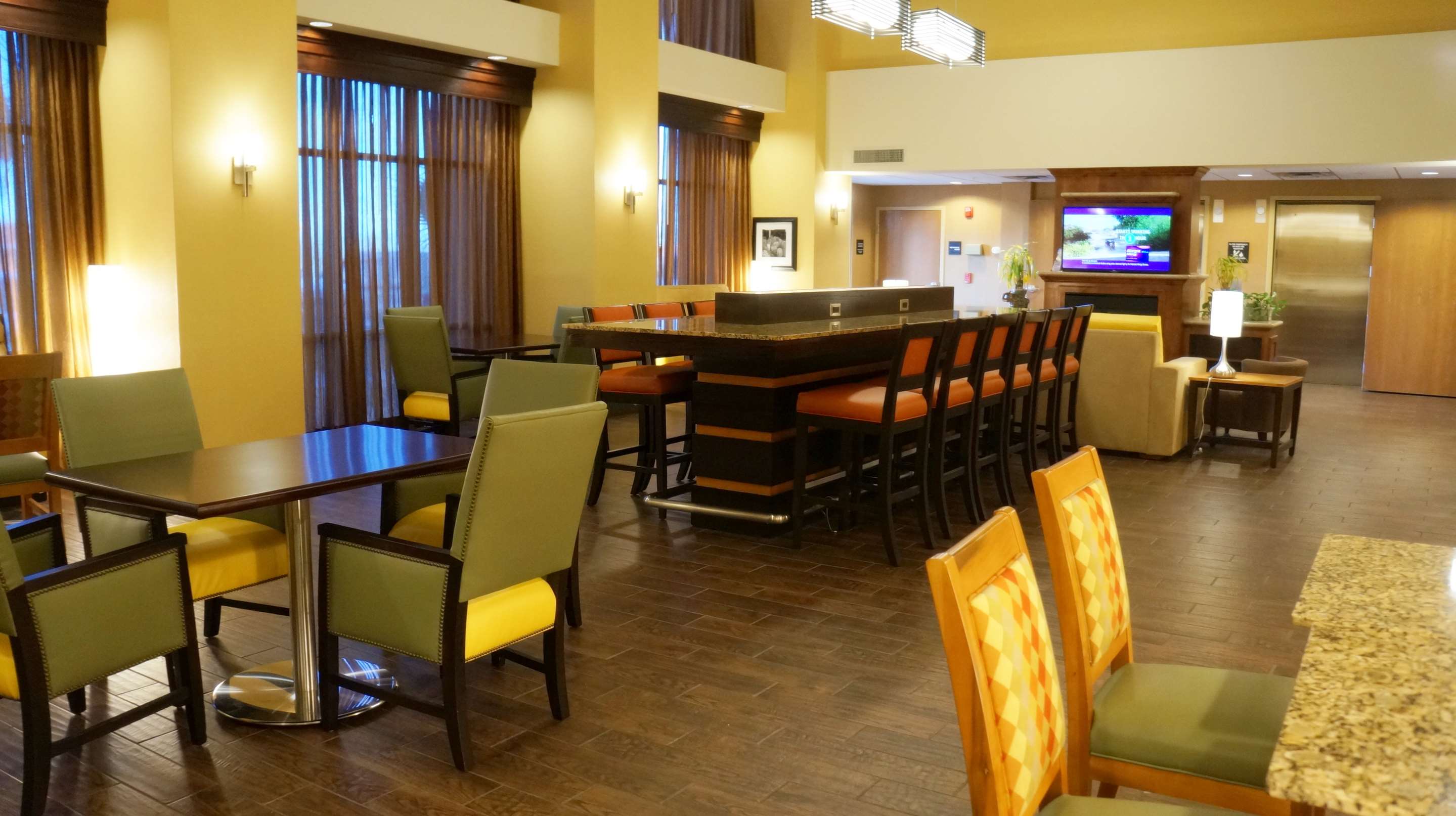 Restaurant | Hampton Inn & Suites Kingman