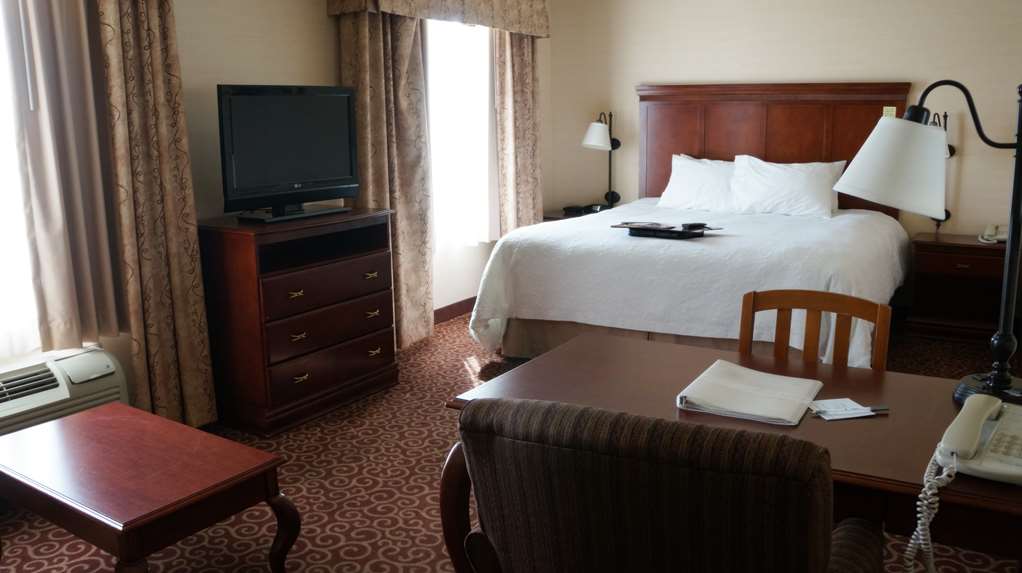 Hampton Inn & Suites by Hilton Kingman Room Type - 1 KN ACC TUB SUITE NOSMOK