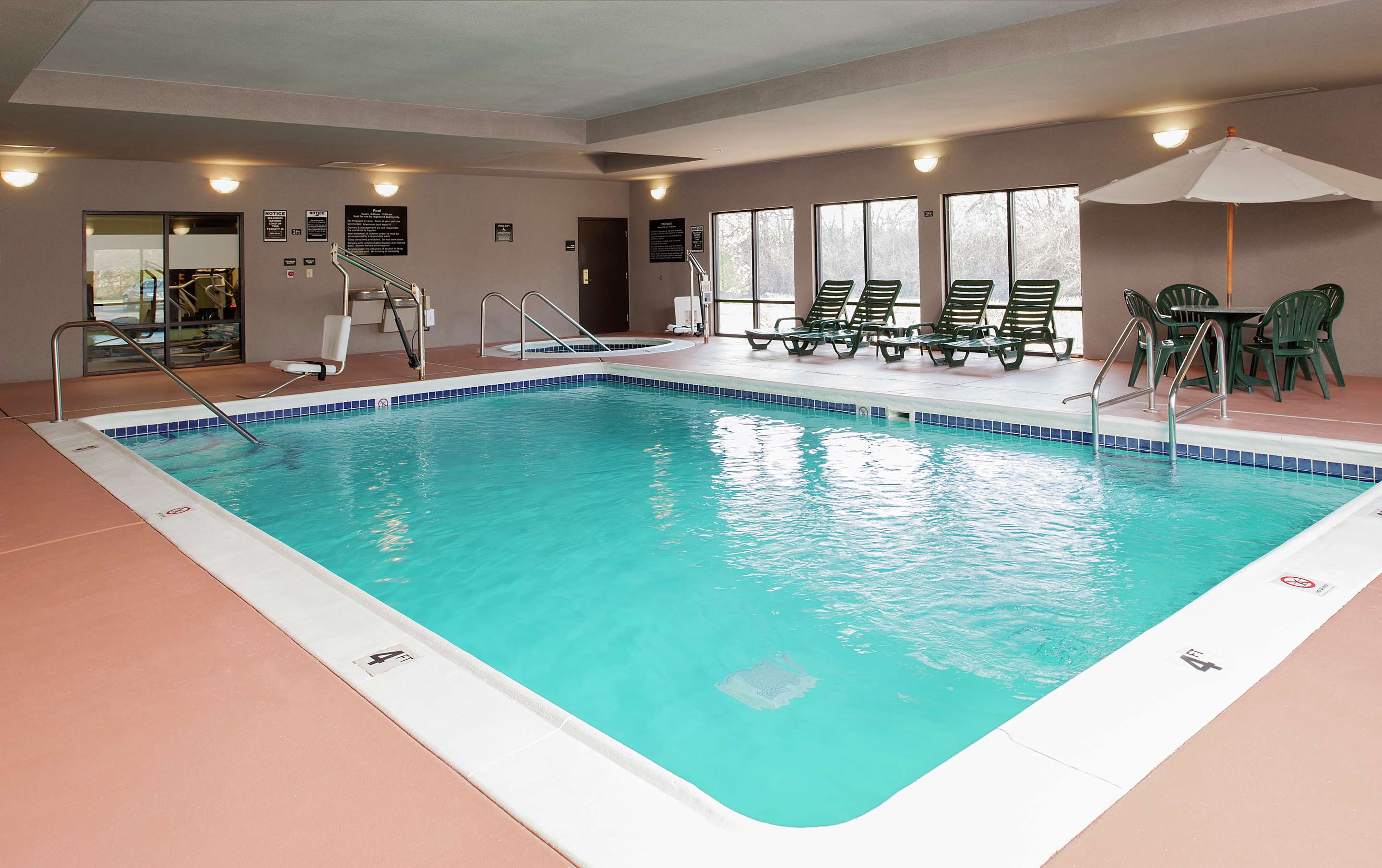 Pool | Hampton Inn Jacksonville