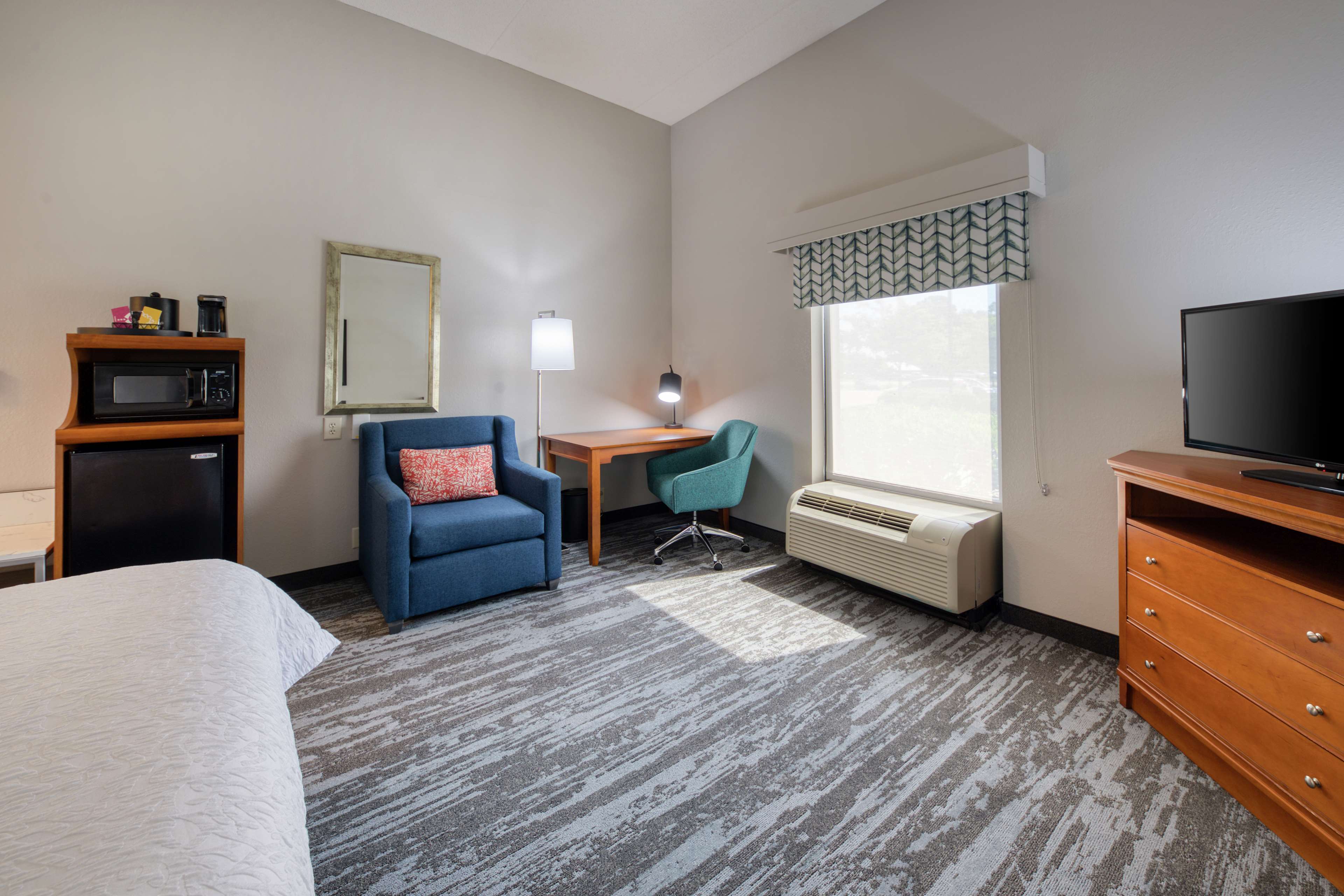 Hampton Inn Wilmington University Area Room Type - 1KING REFRIG MICRO NOSMOK