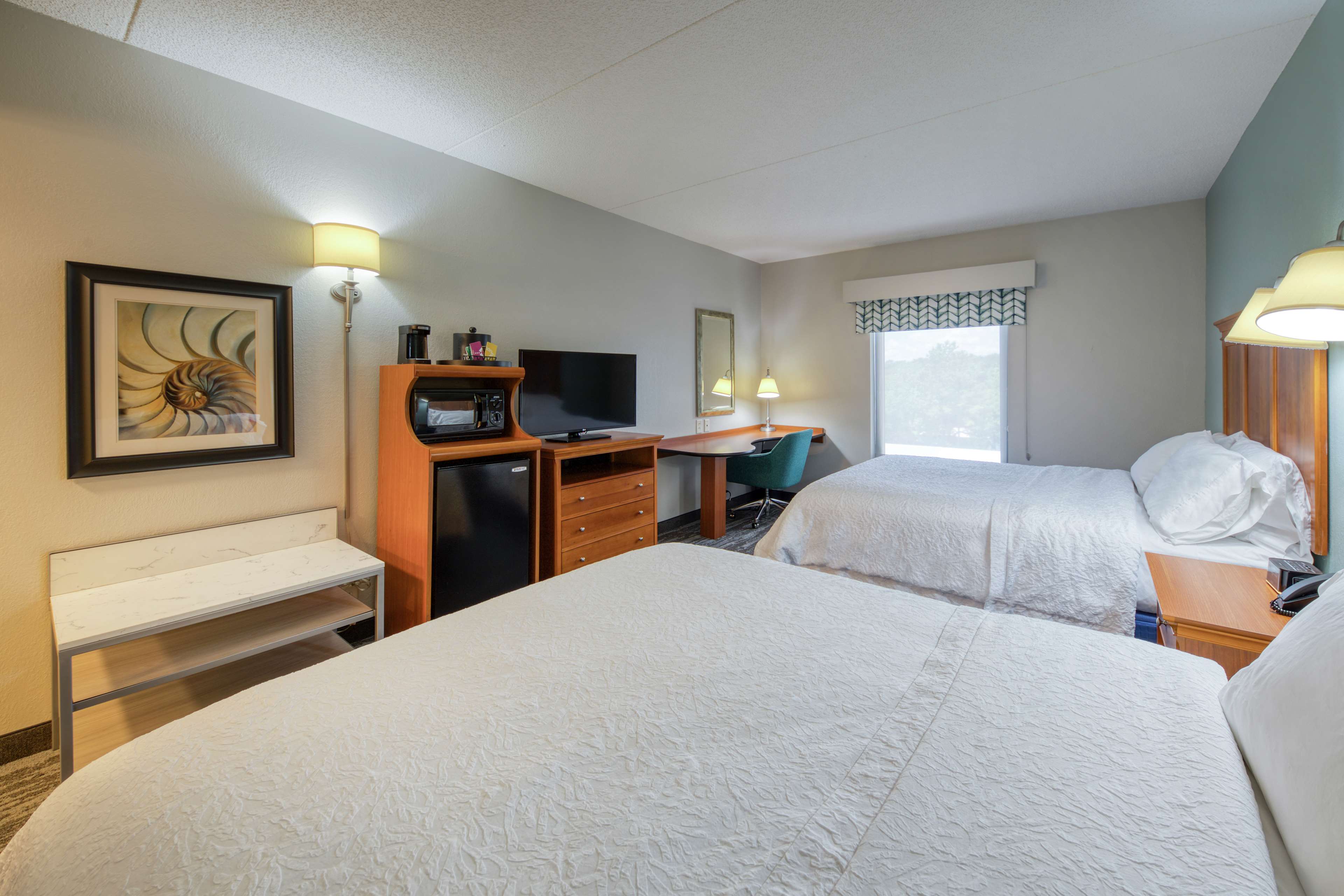 Hampton Inn Wilmington University Area Room Type - 2 QNS REFRIG MICRO NONSMOK