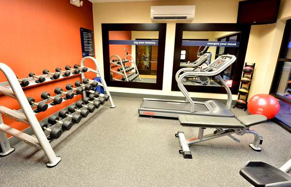 Fitness/ Exercise Room - Hampton Inn Wilmington Medical Park