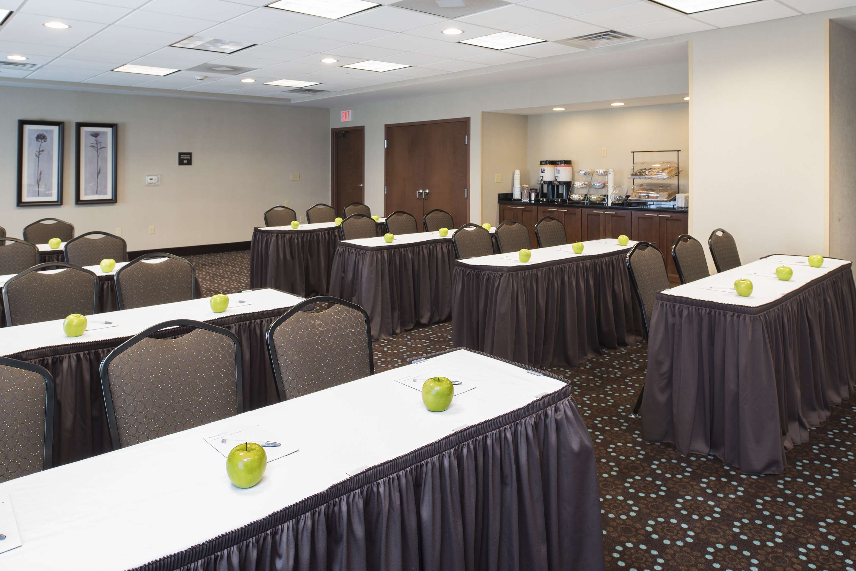 Meeting Room | Hampton Inn & Suites Crawfordsville
