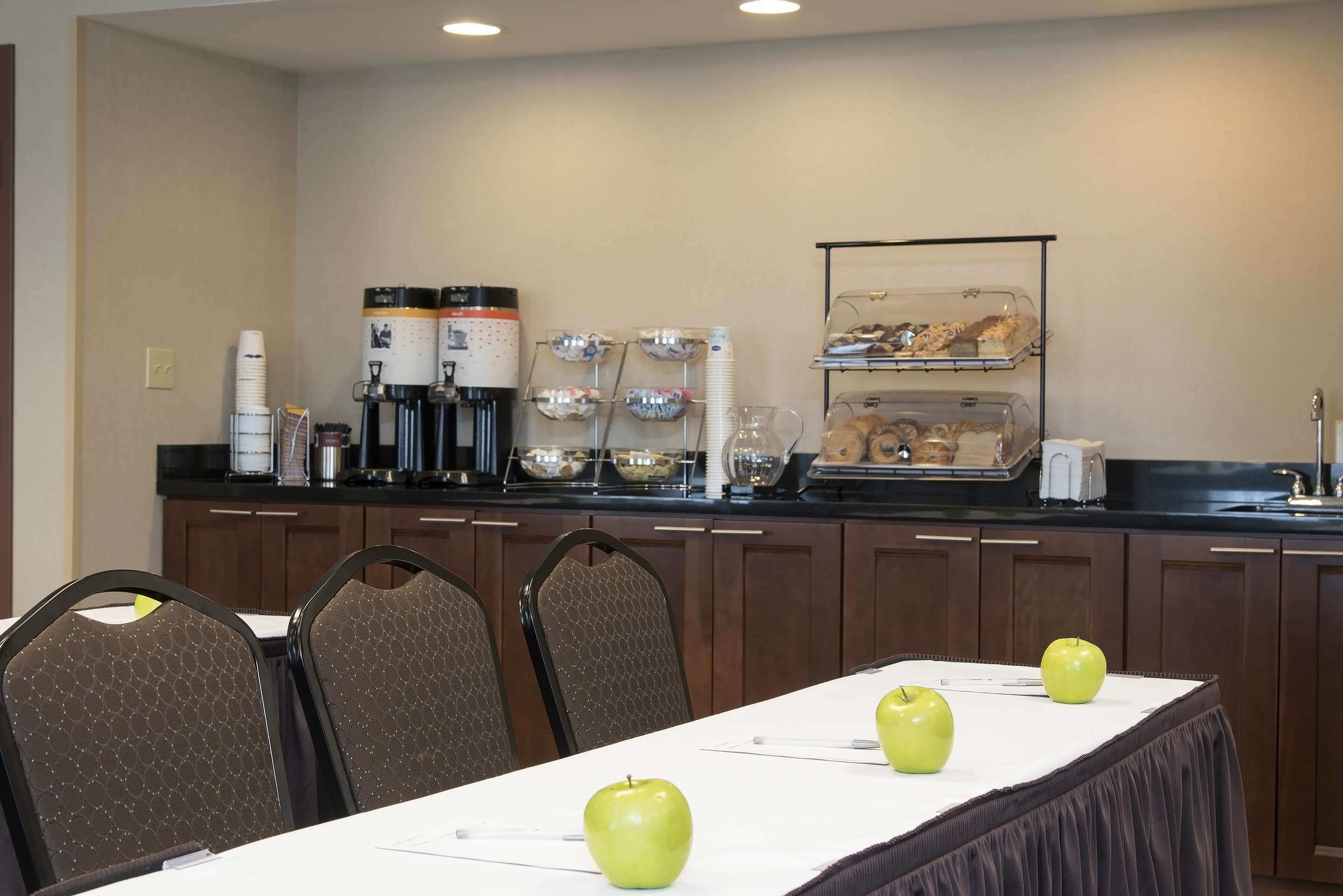 Meeting Room | Hampton Inn & Suites Crawfordsville