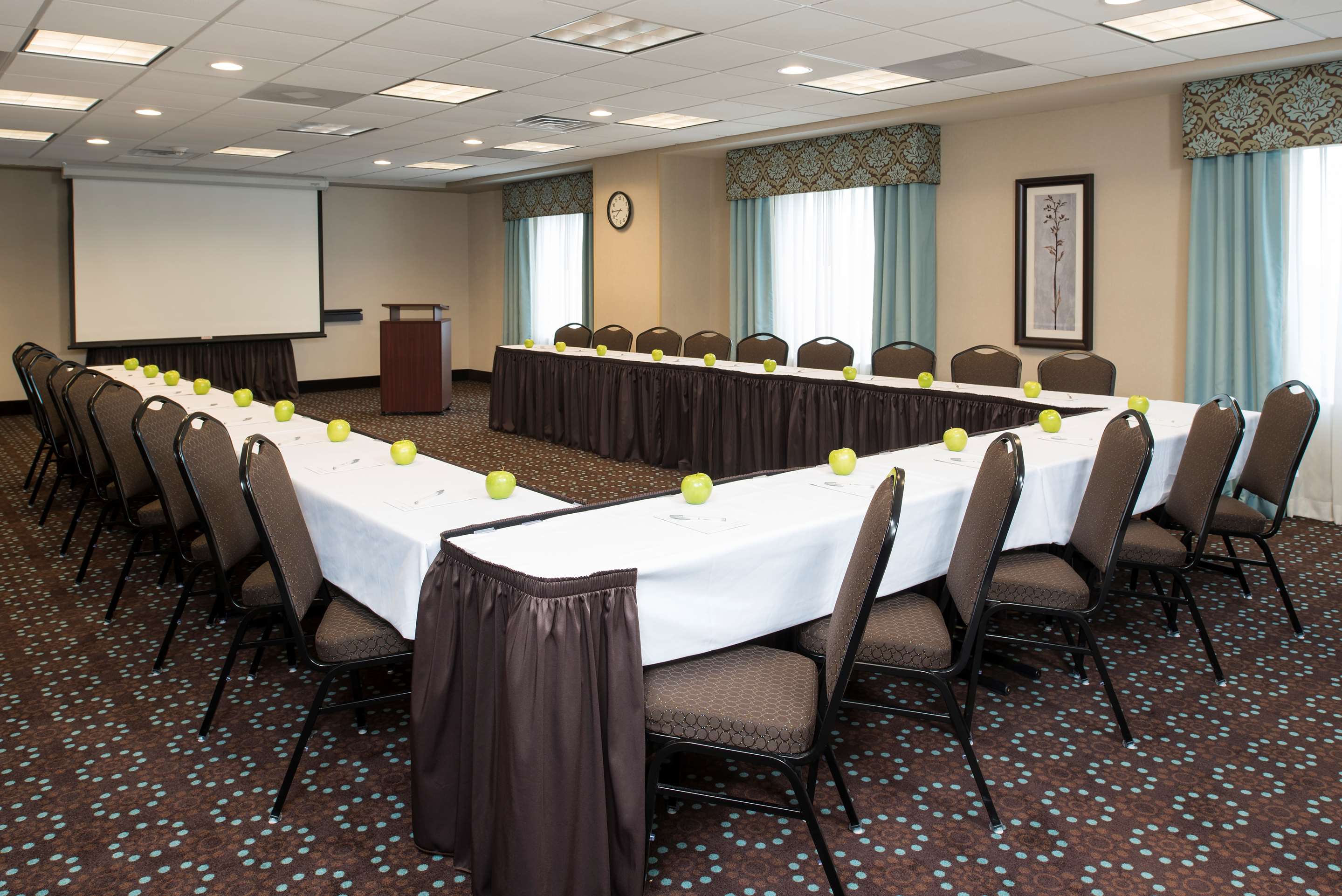 Meeting Room | Hampton Inn & Suites Crawfordsville