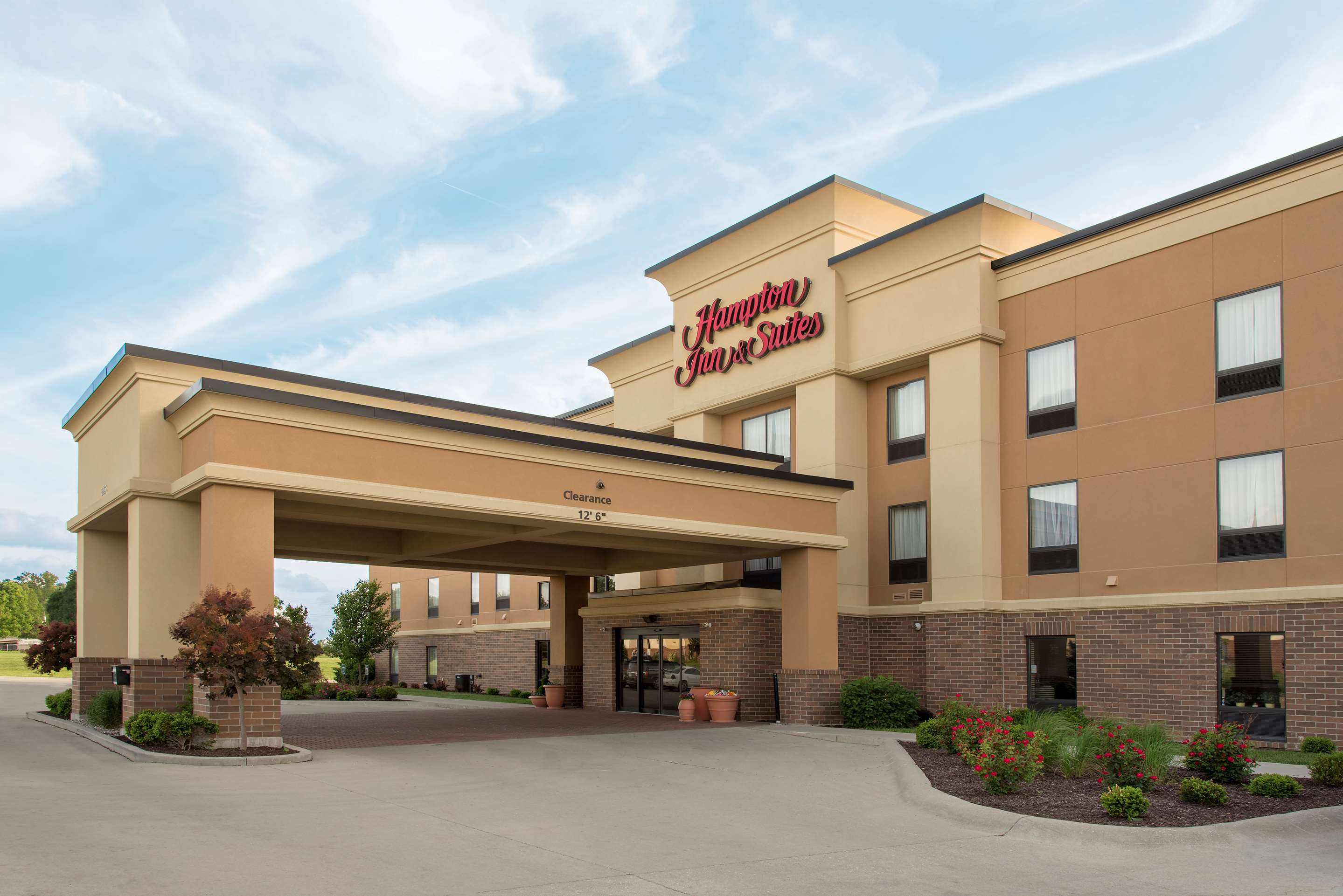 Exterior | Hampton Inn & Suites Crawfordsville