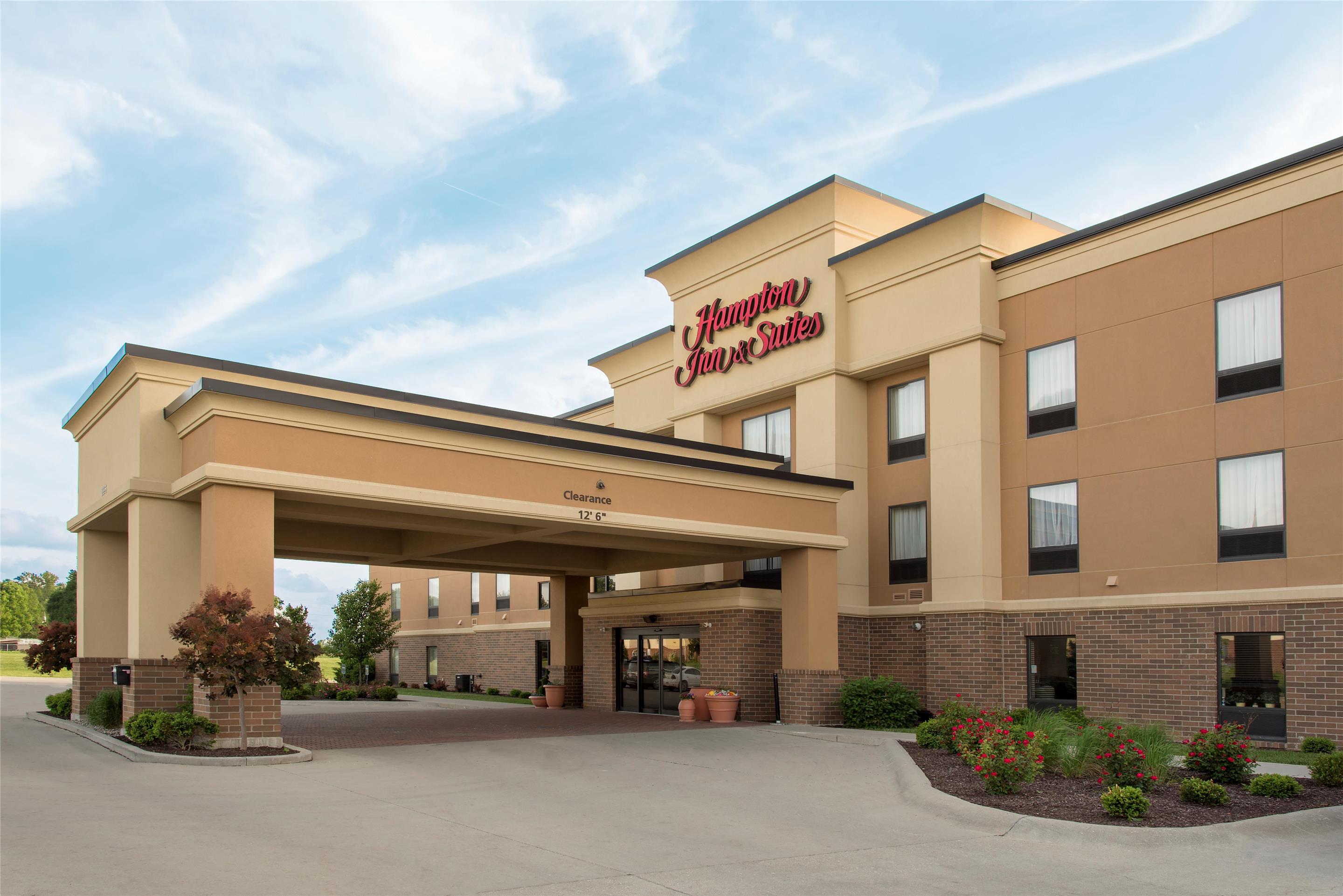 Exterior | Hampton Inn & Suites Crawfordsville
