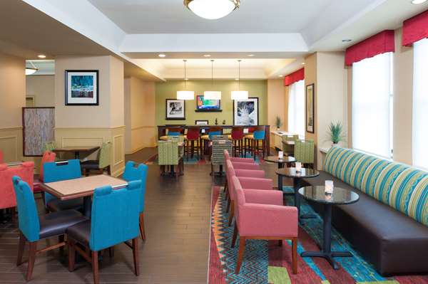 Amenities - Hampton Inn Downtown Indianapolis