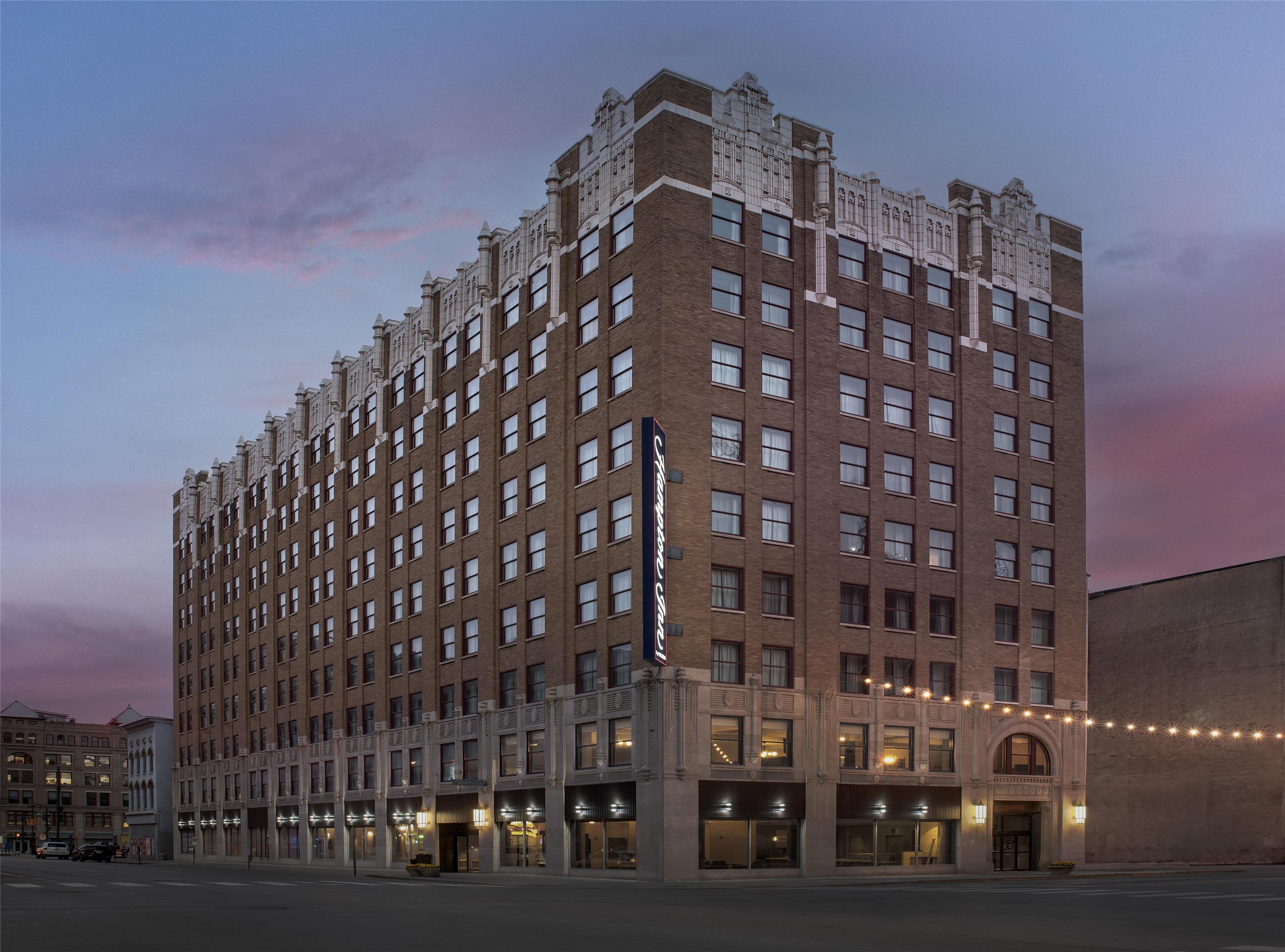 Exterior | Hampton Inn Indianapolis Downtown Across from Circle Centre