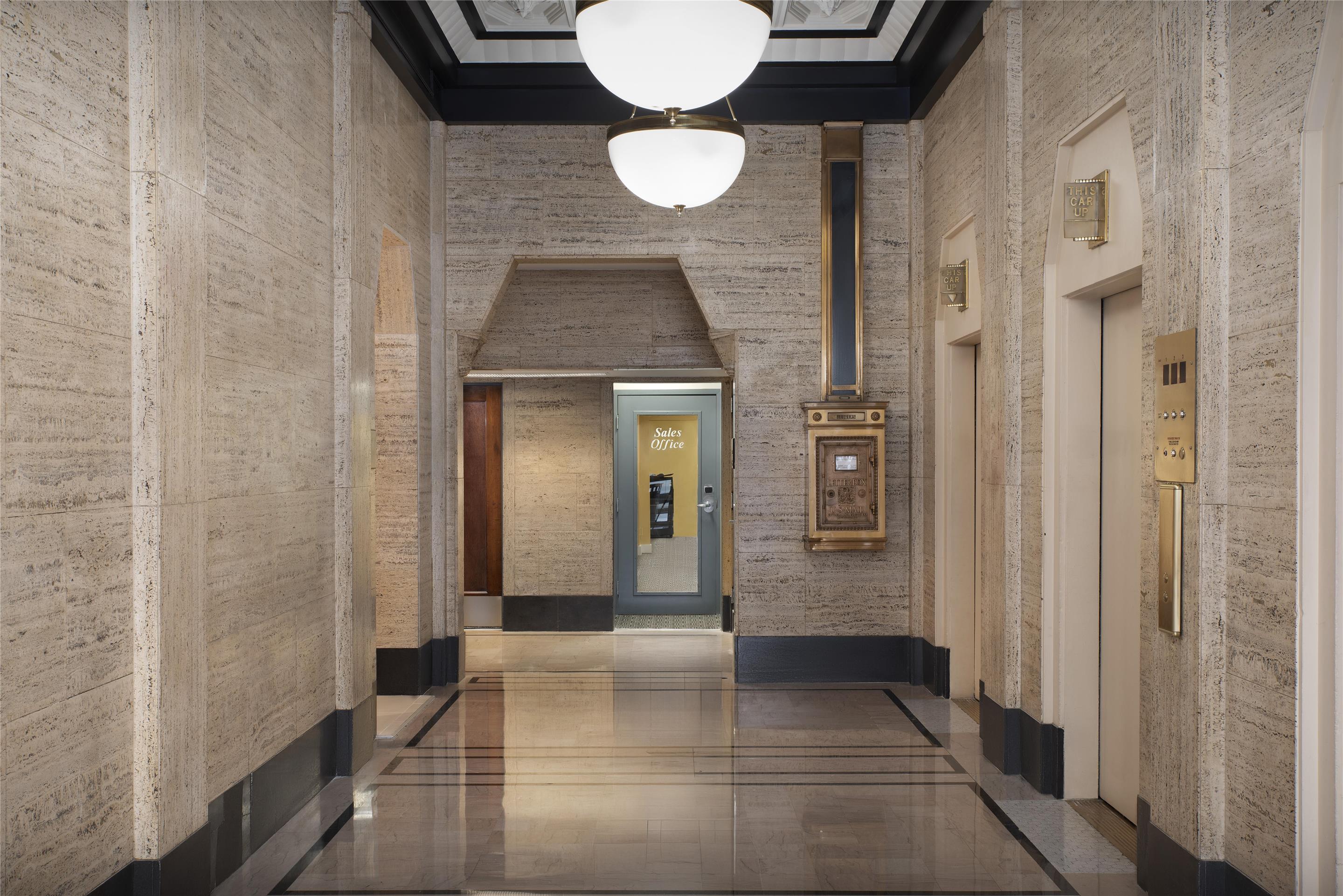 Lobby | Hampton Inn Indianapolis Downtown Across from Circle Centre