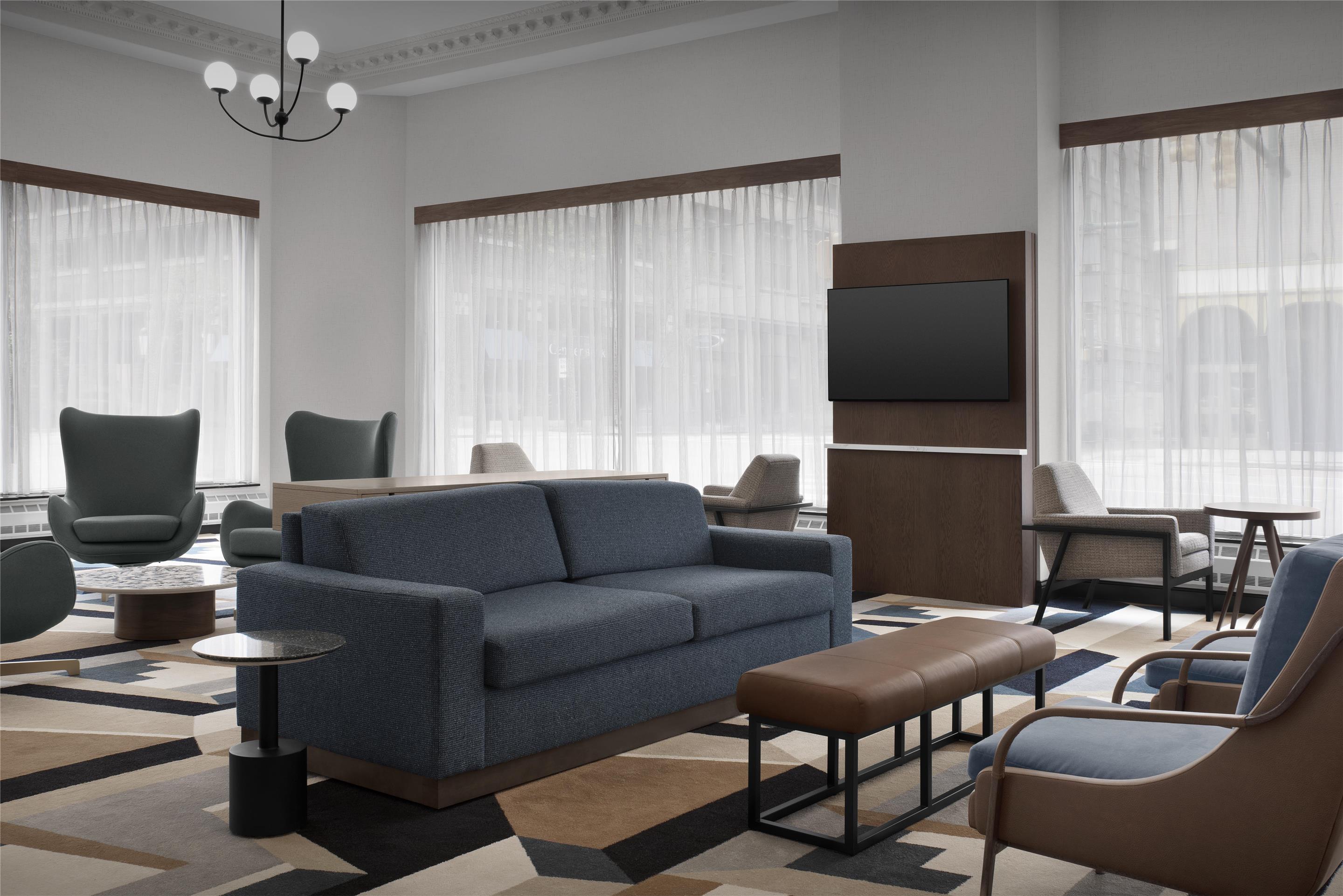 Lobby | Hampton Inn Indianapolis Downtown Across from Circle Centre