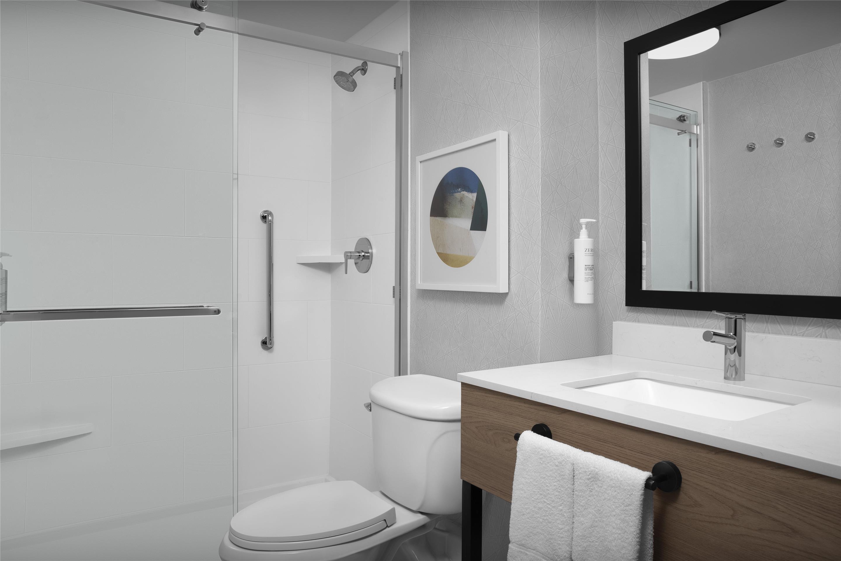 Guest room bath