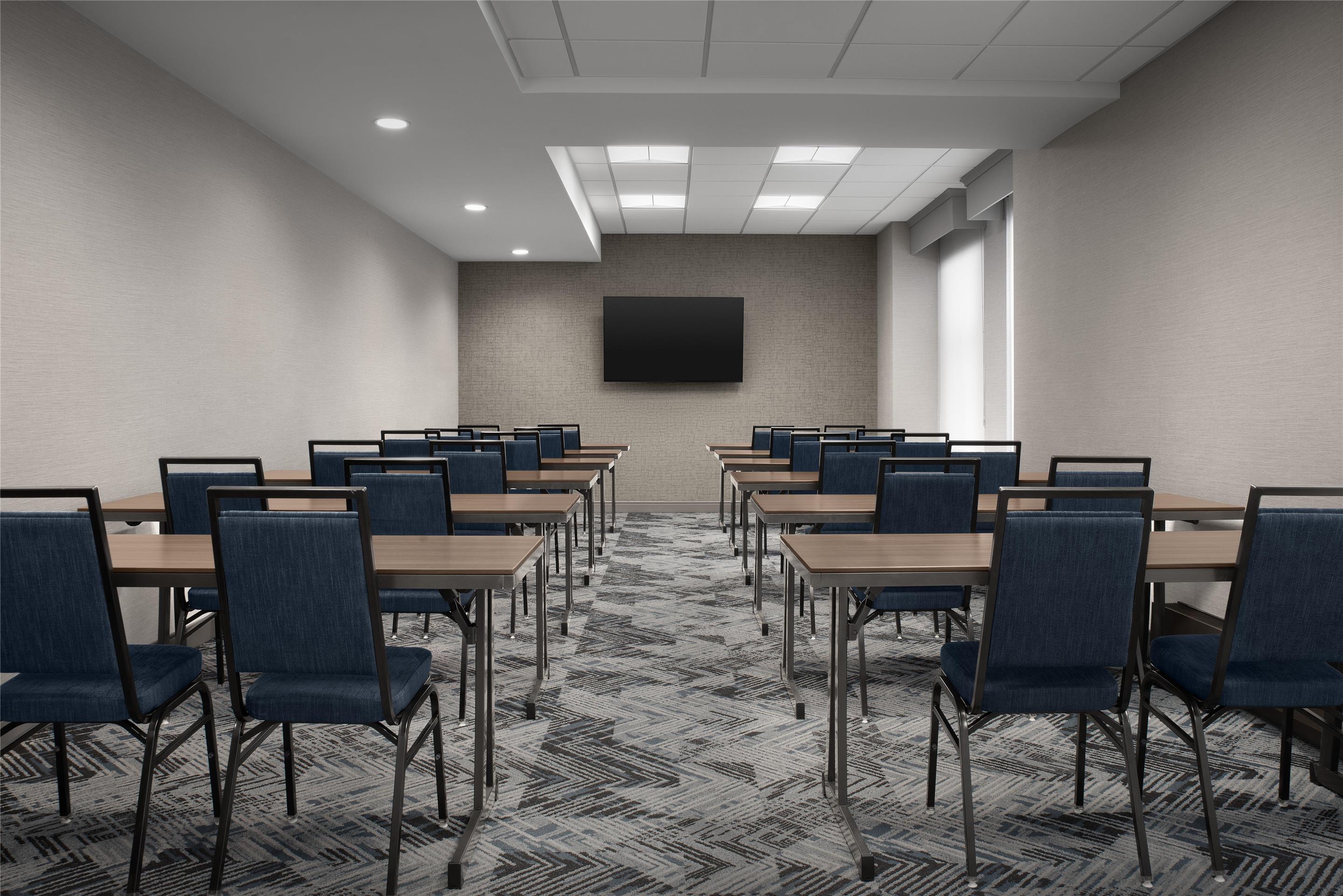 Meeting Room | Hampton Inn Indianapolis Downtown Across from Circle Centre