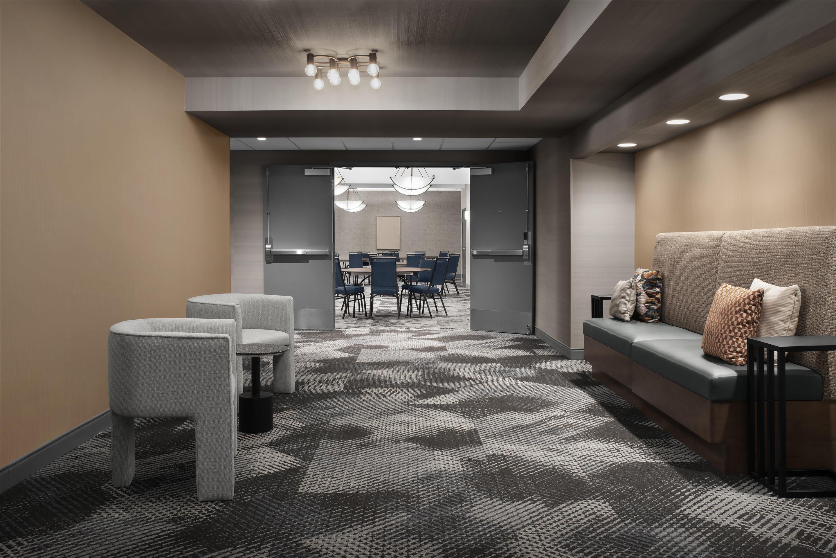 Meeting Room | Hampton Inn Indianapolis Downtown Across from Circle Centre