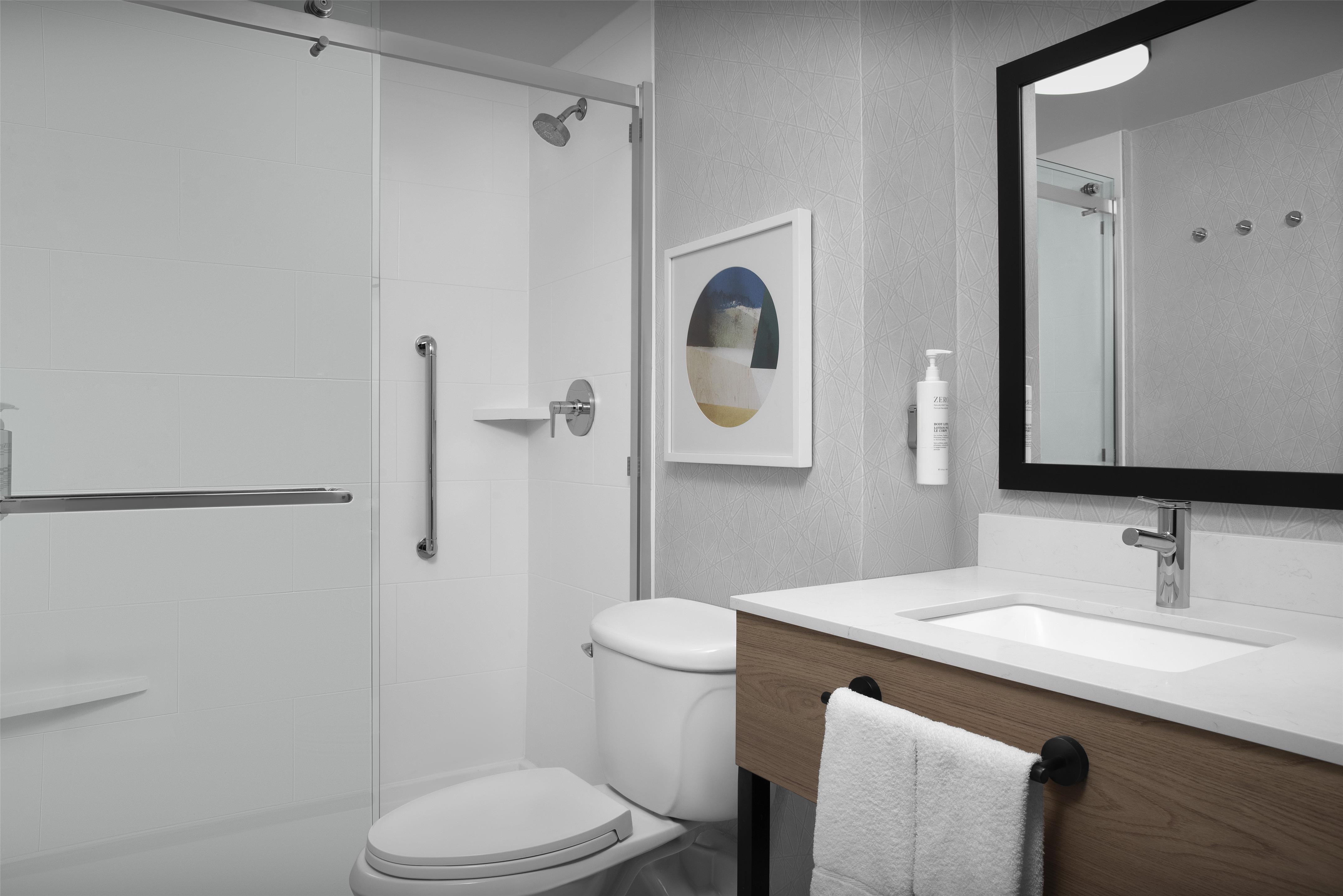 Guest room bath