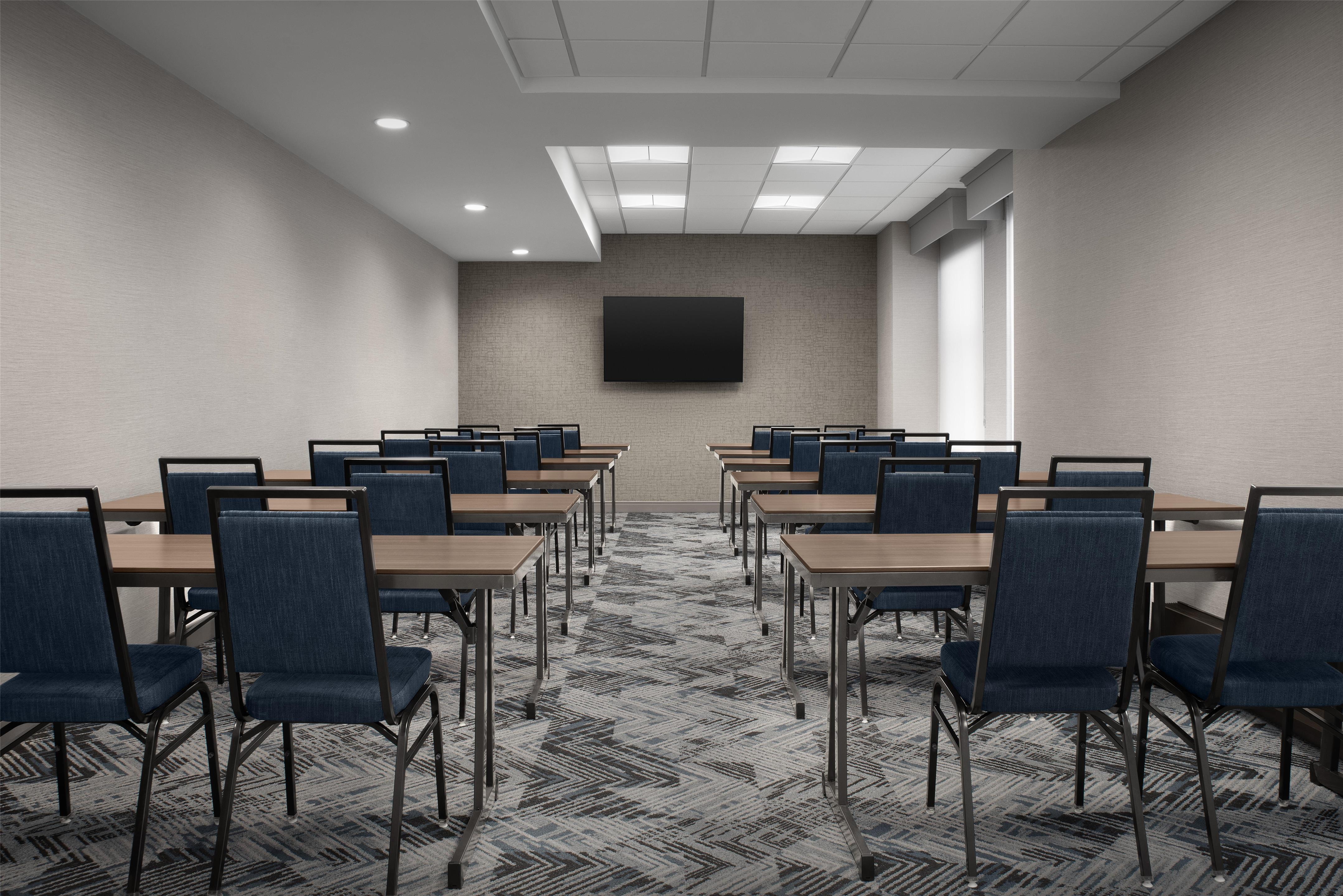Meeting Room | Hampton Inn Indianapolis Downtown Across from Circle Centre