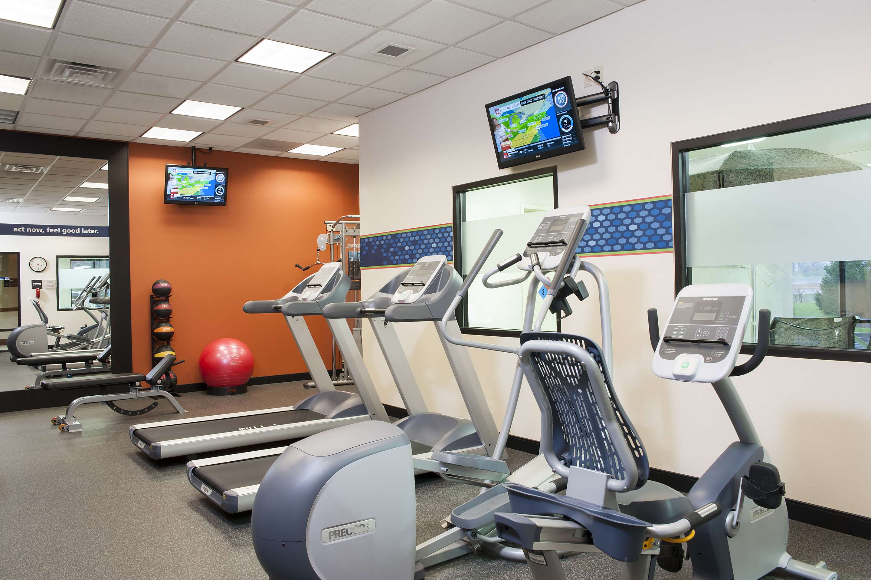 Health club fitness center gym | Hampton Inn and Suites Indianapolis - Fishers