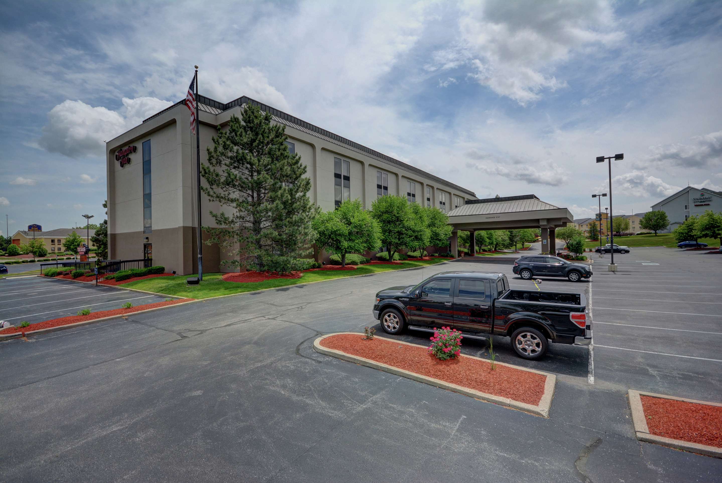 Exterior | Hampton Inn Indianapolis-South