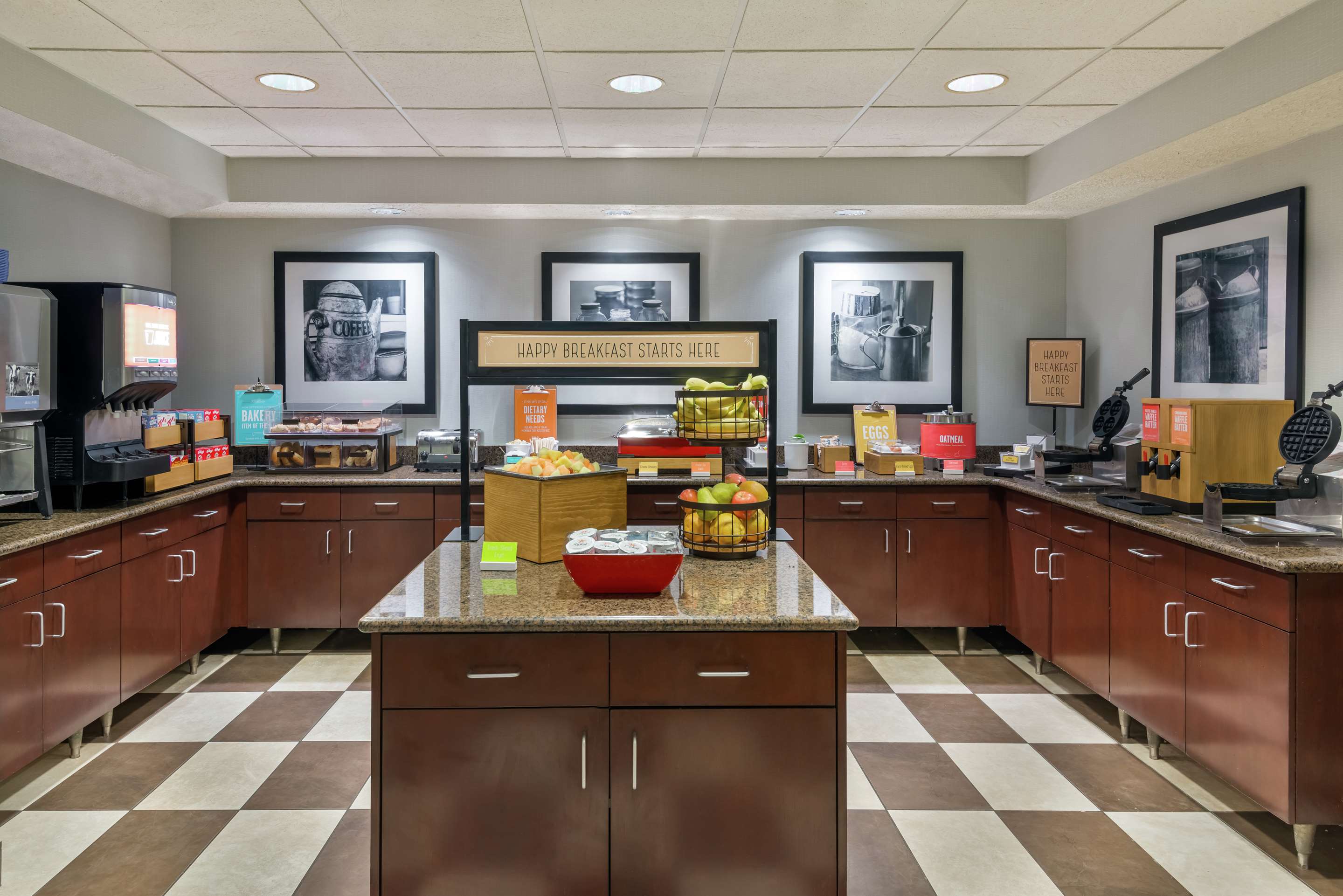 Breakfast Area | Hampton Inn Indianapolis-South