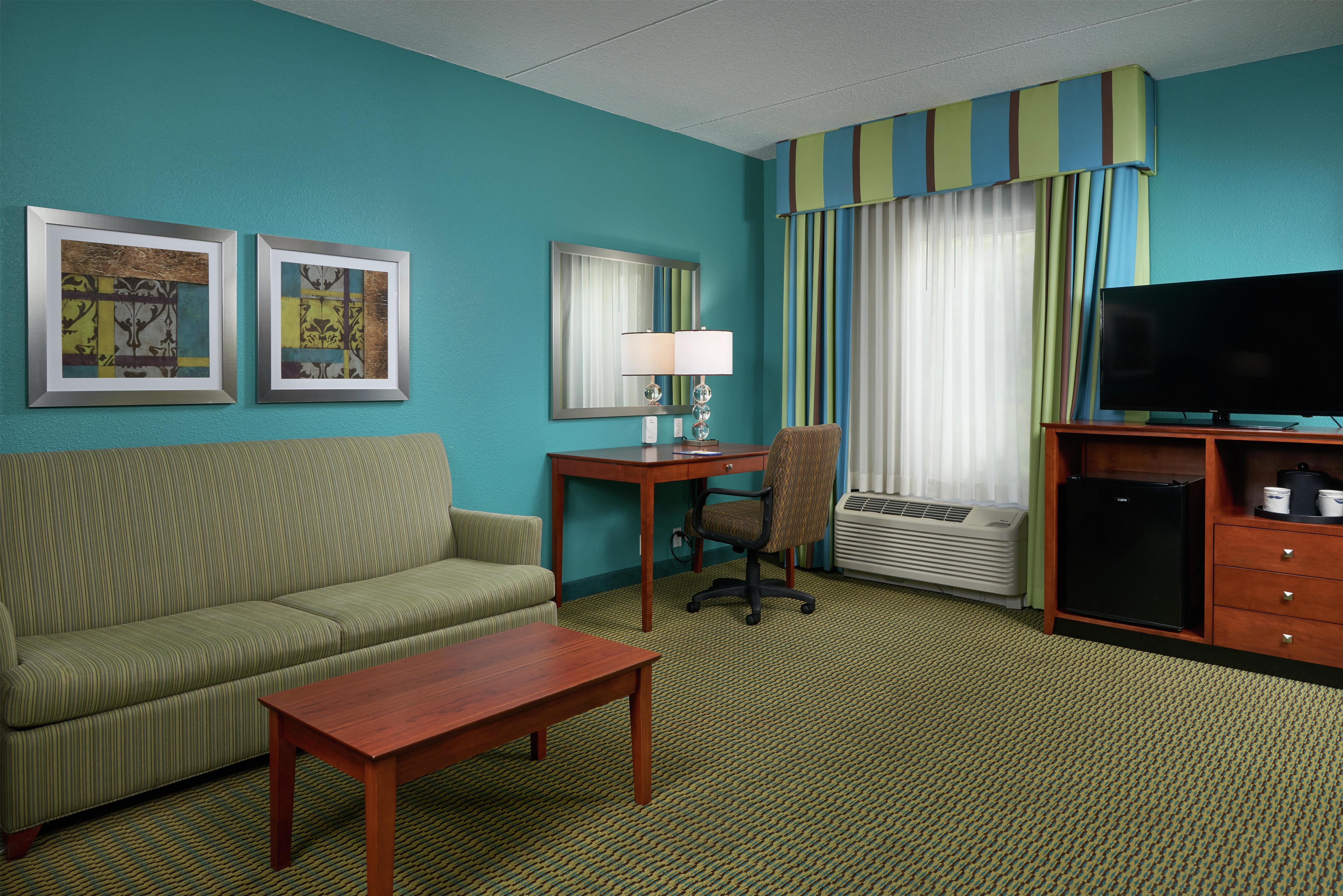 Hampton Inn Bermuda Run / Advance Room Type - 1 KING W/SOFABED NONSMOK