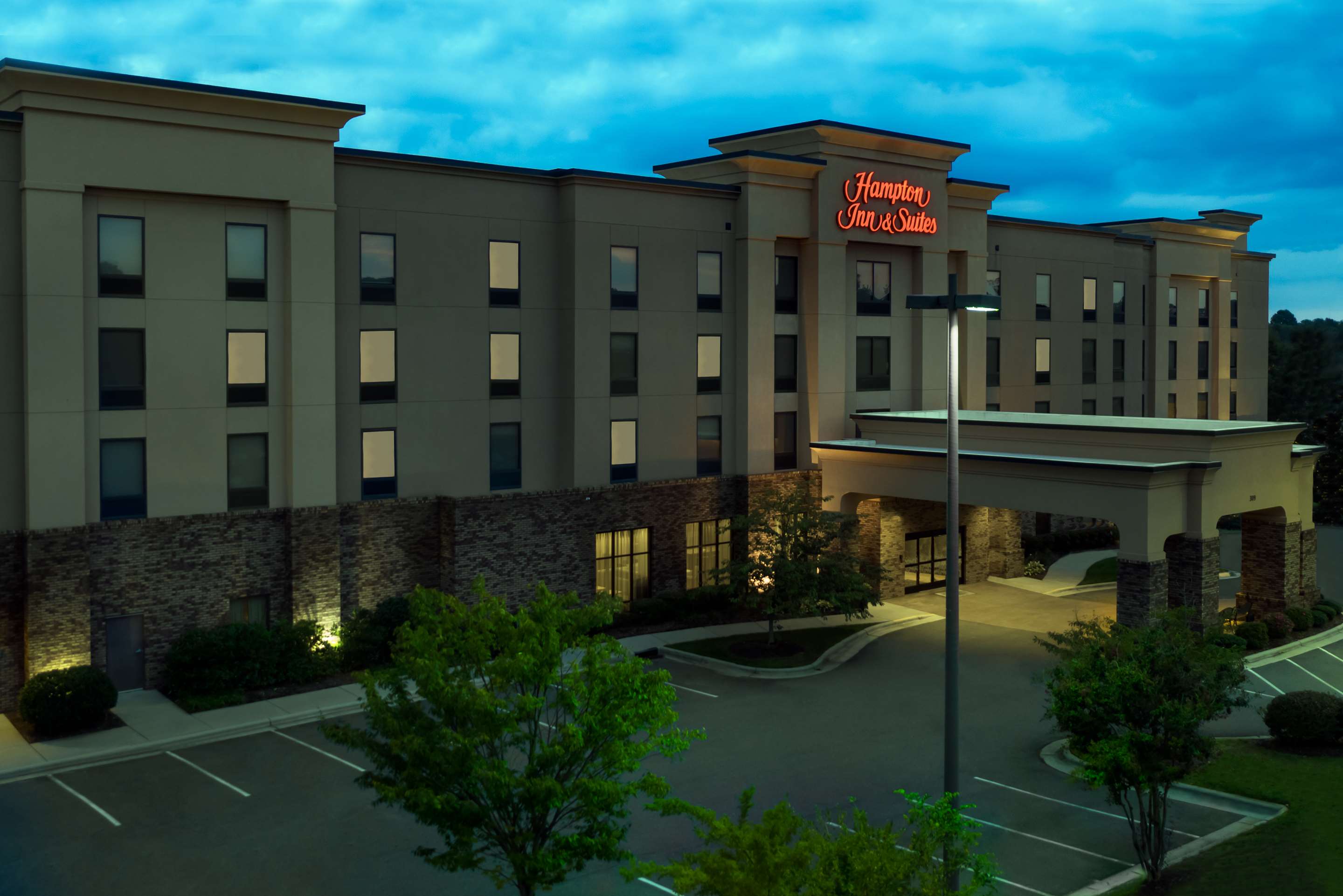 Exterior | Hampton Inn & Suites Winston-Salem/University Area, NC