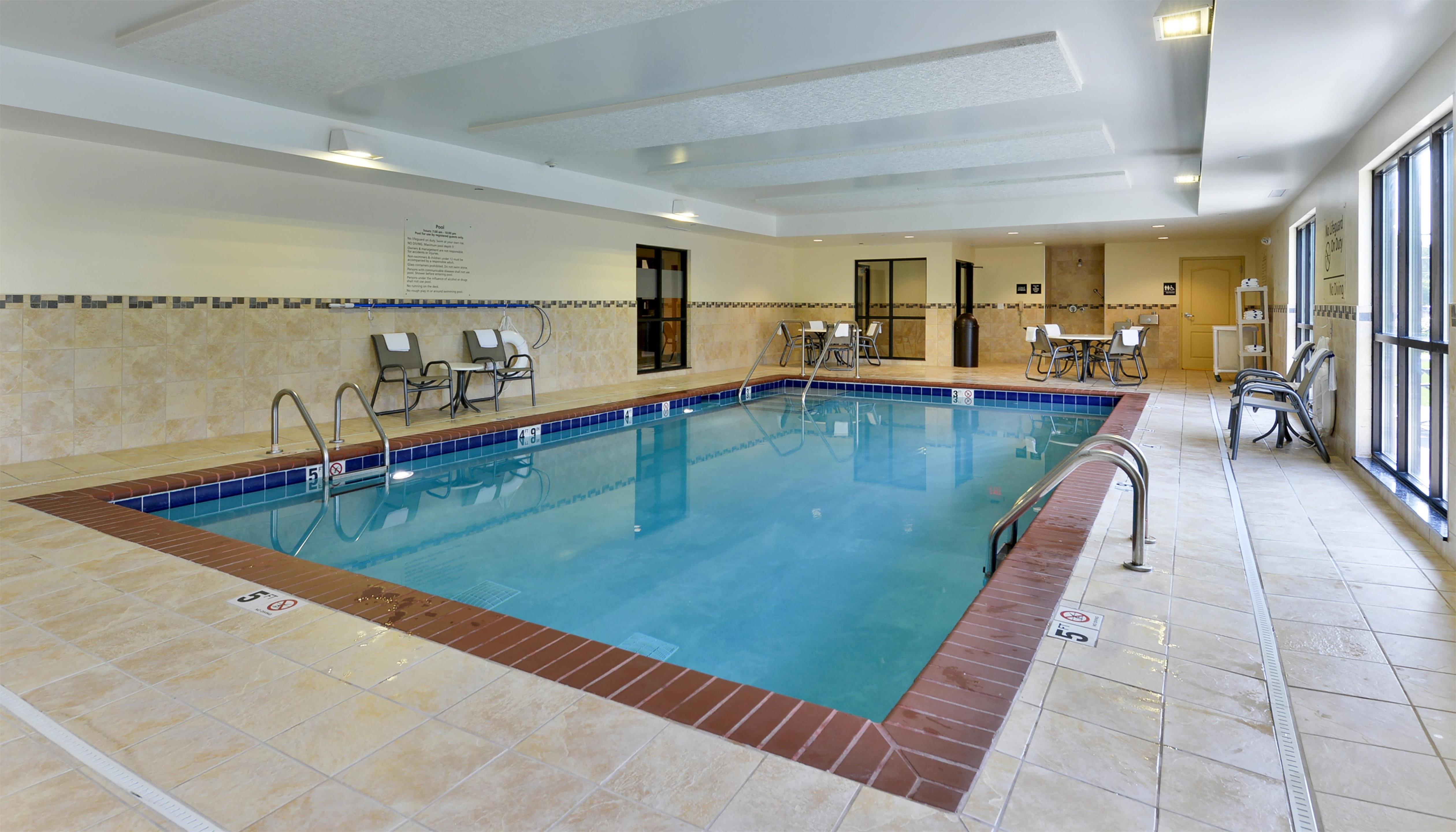 Pool | Hampton Inn Iowa City/University Area