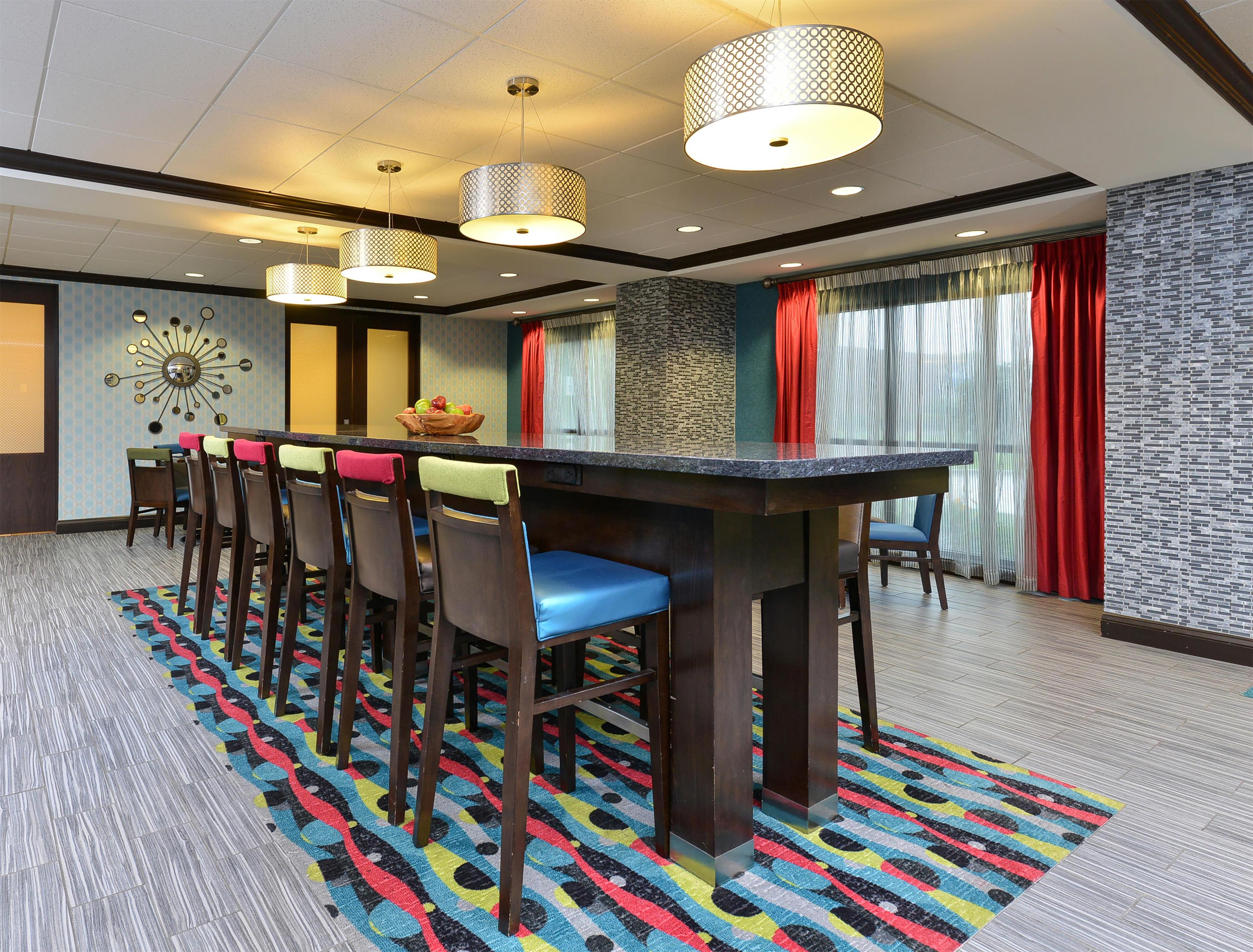 Restaurant | Hampton Inn Iowa City/University Area