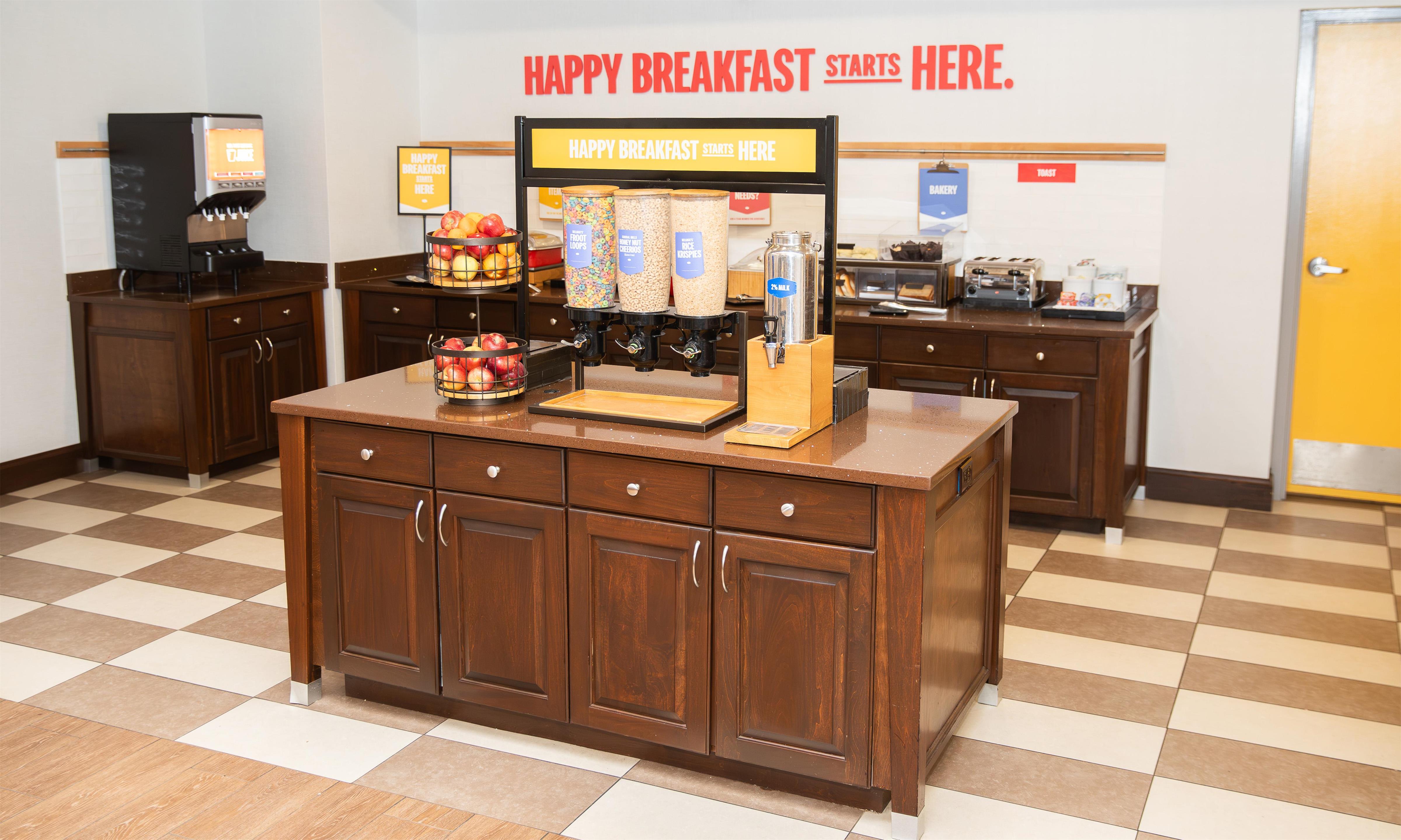 Breakfast Area | Hampton Inn & Suites Williamsport-Faxon Exit