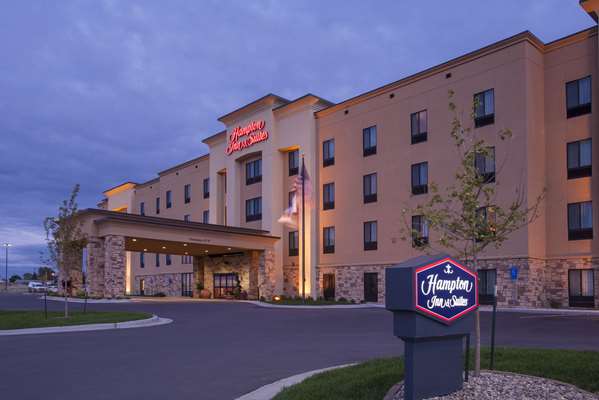 Exterior view - Hampton Inn & Suites Williston