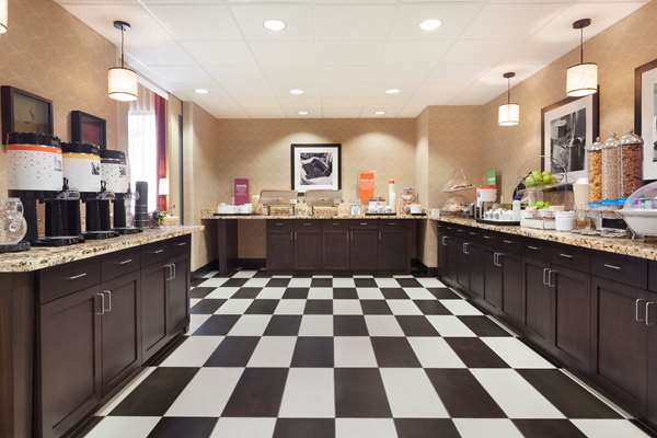 Amenities - Hampton Inn & Suites Williston