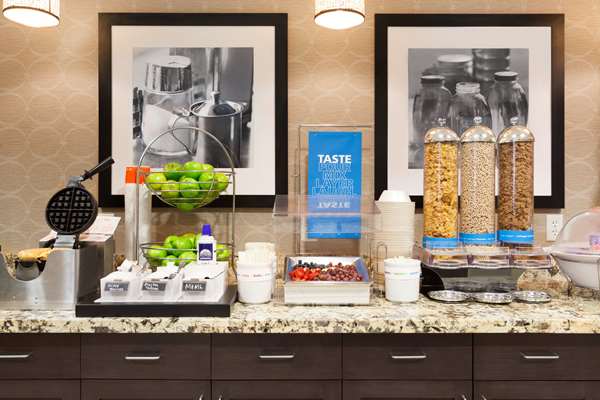 Amenities - Hampton Inn & Suites Williston