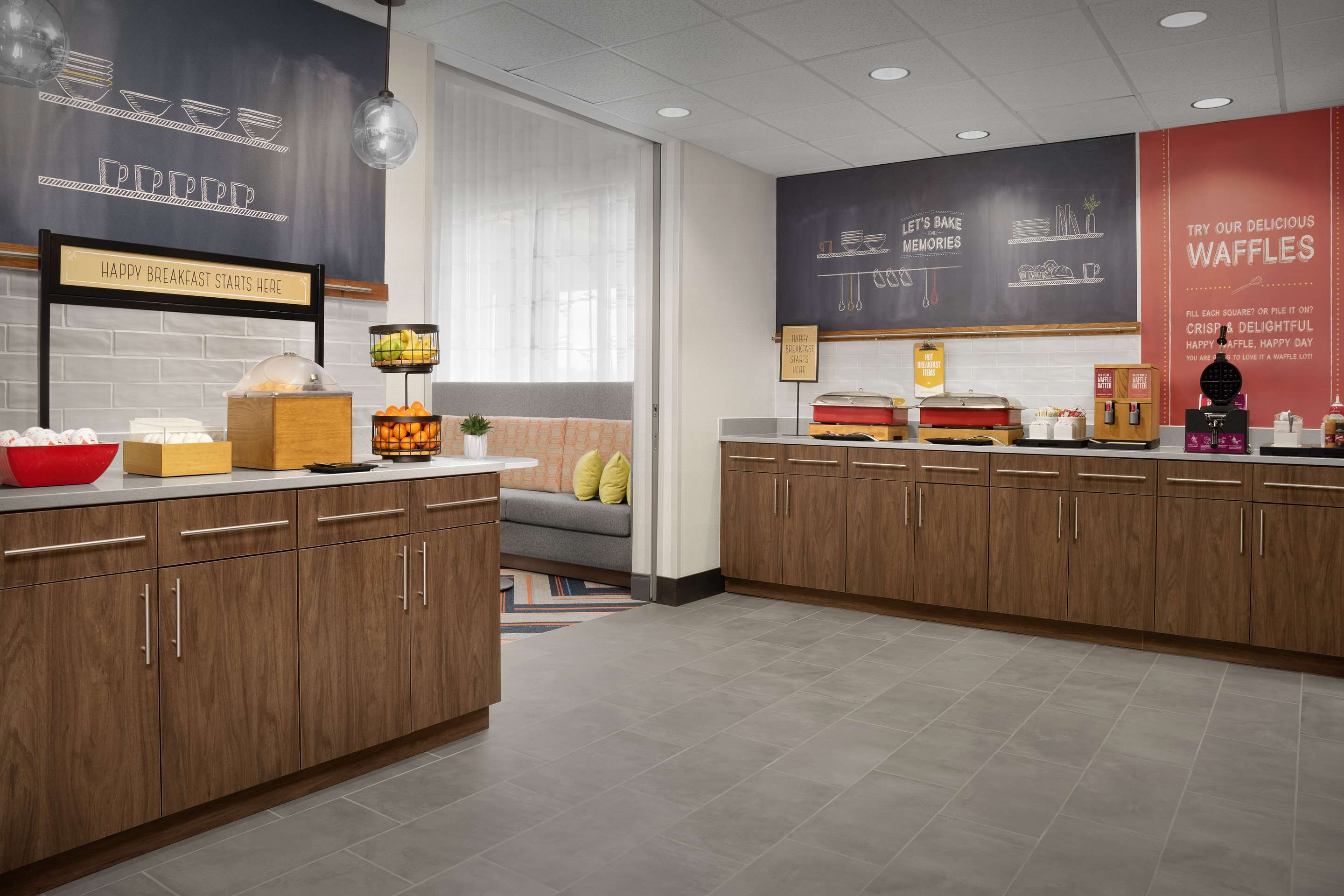 Breakfast Area | Hampton Inn & Suites Williston