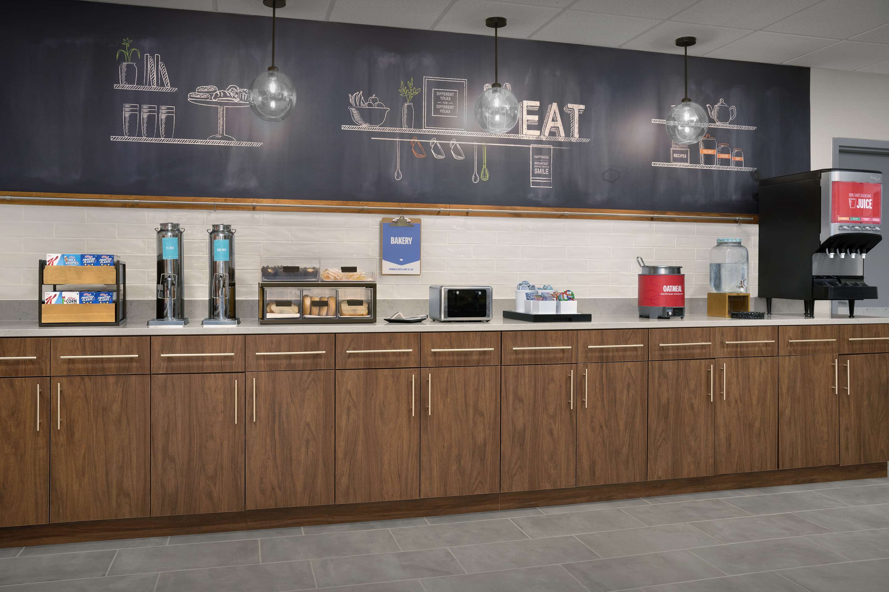 Breakfast Area | Hampton Inn & Suites Williston