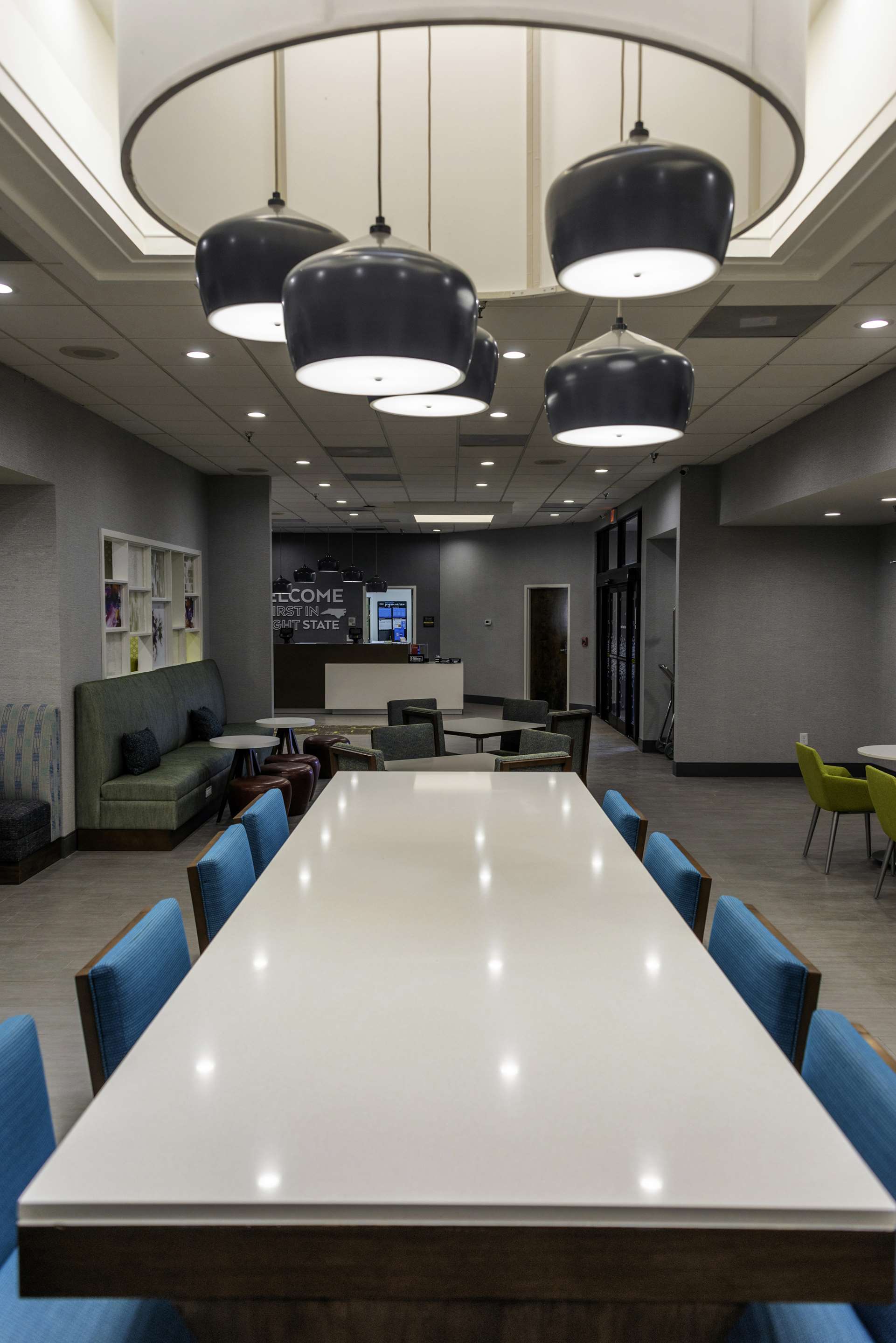 Breakfast Area | Hampton Inn Kinston