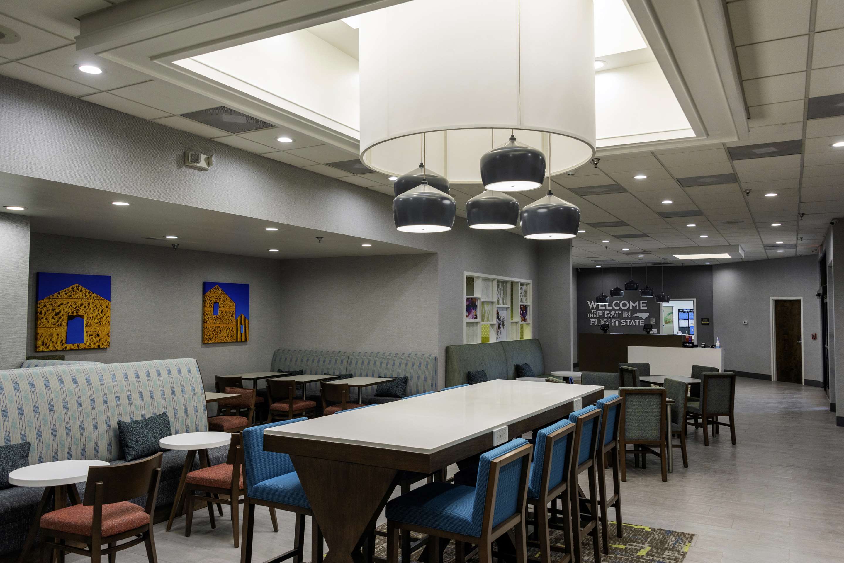 Breakfast Area | Hampton Inn Kinston