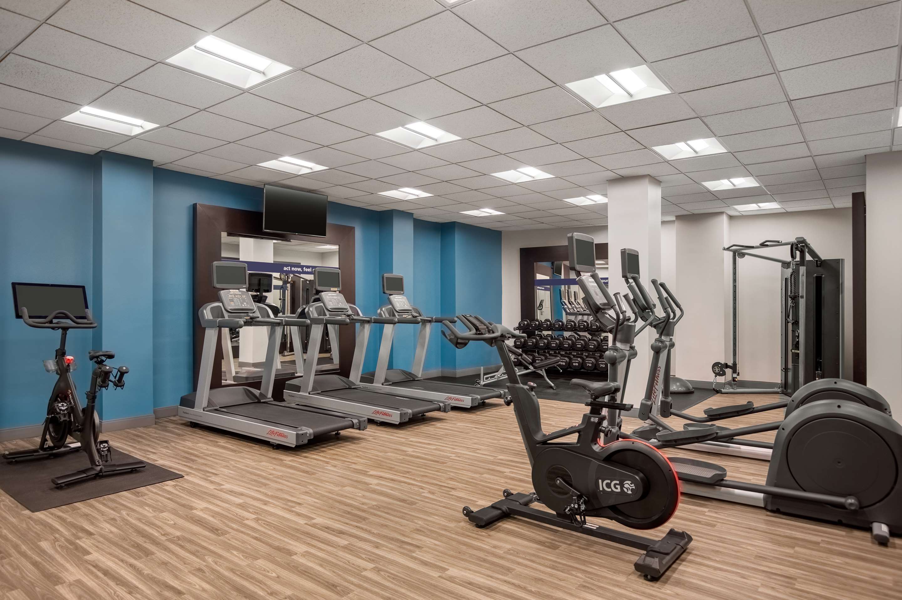 Health club fitness center gym | Hampton Inn Long Island-Brookhaven
