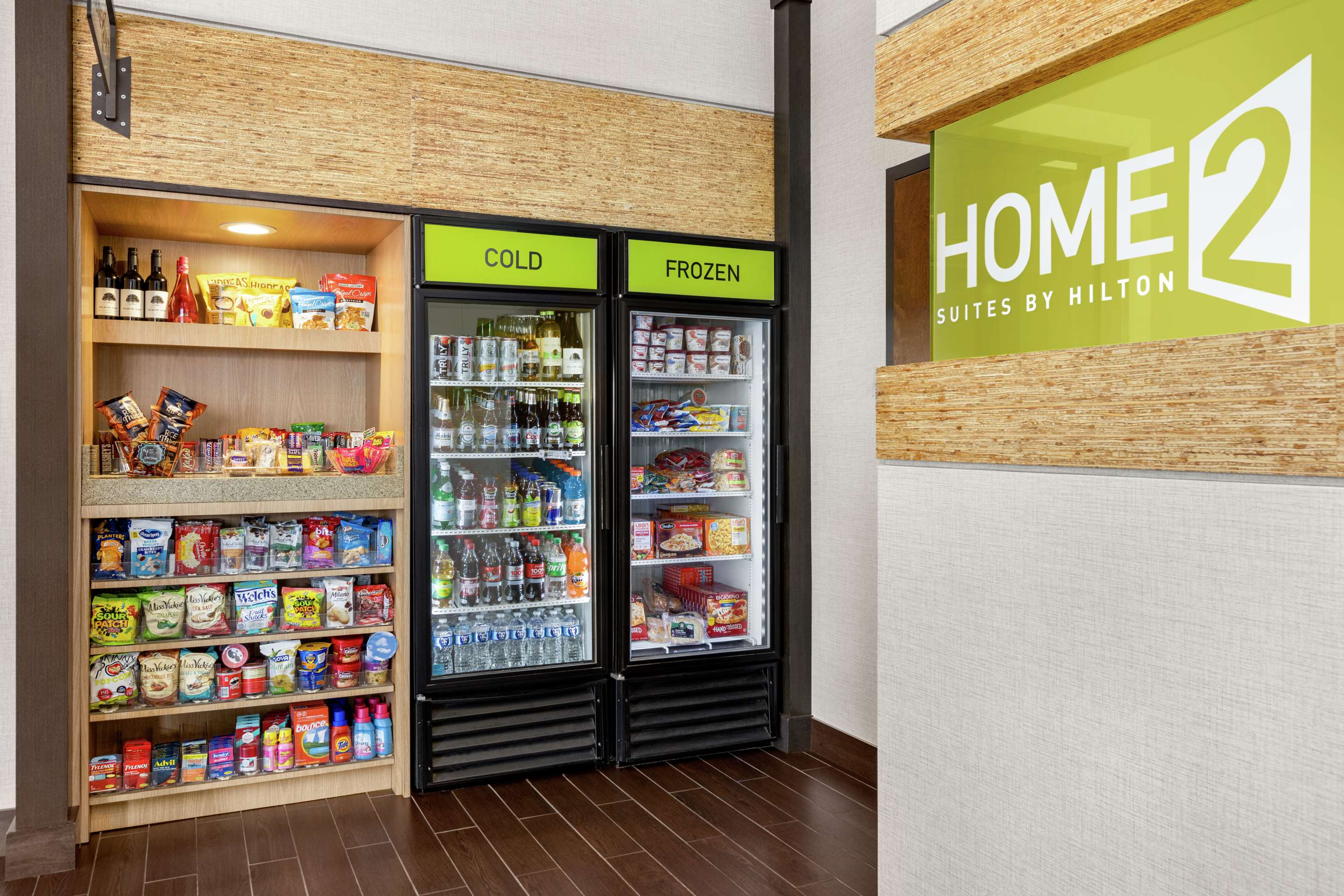 Restaurant | Home2 Suites by Hilton NY Long Island City/Manhattan View