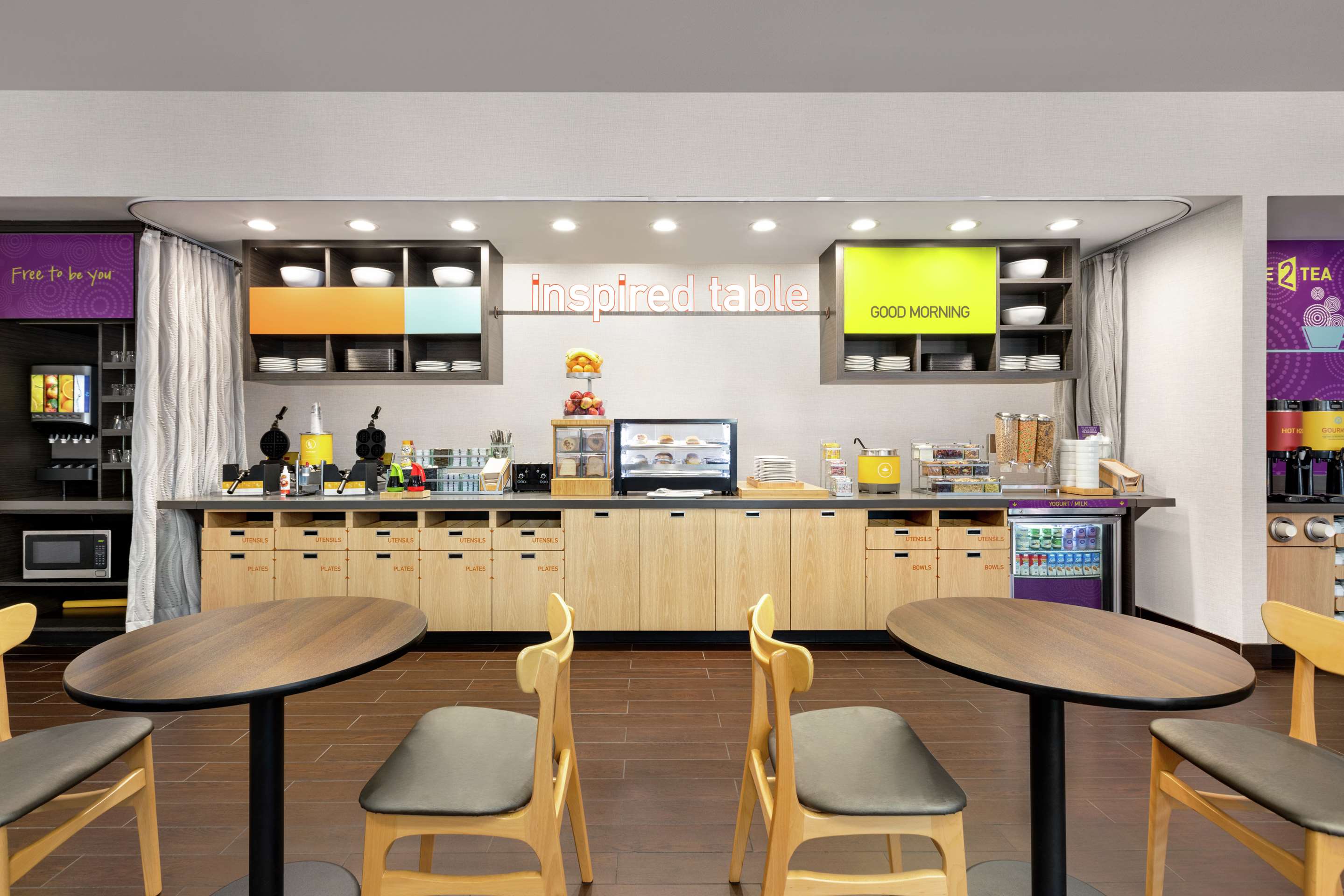 Breakfast Area | Home2 Suites by Hilton NY Long Island City/Manhattan View