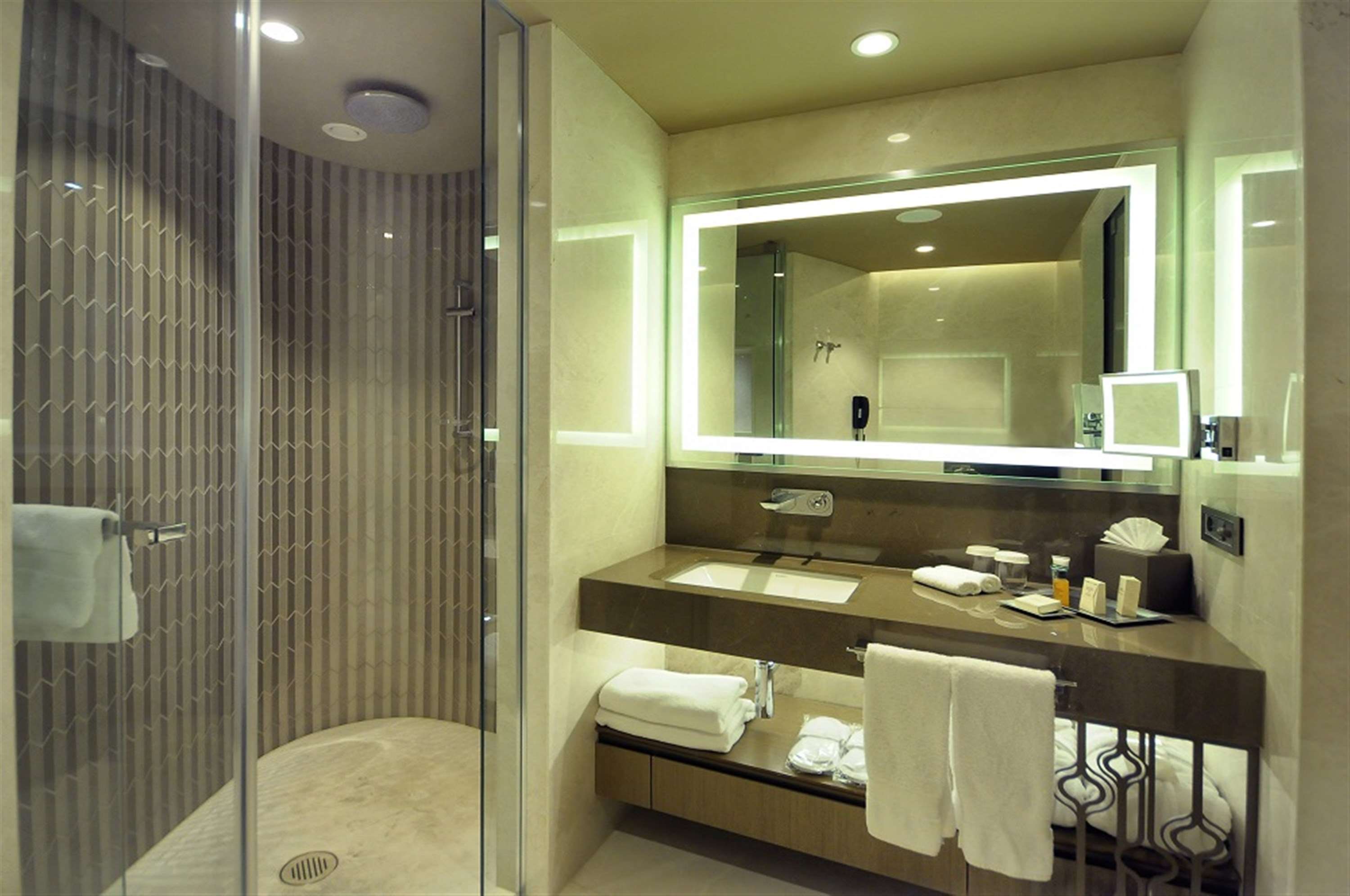 Hilton Istanbul Kozyatagi Room Type - Twin Room