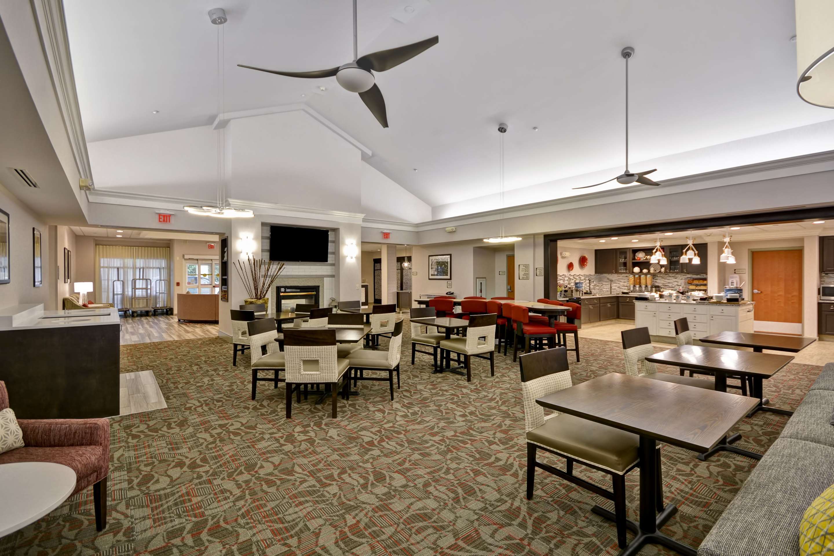 Lobby | Homewood Suites by Hilton Ithaca