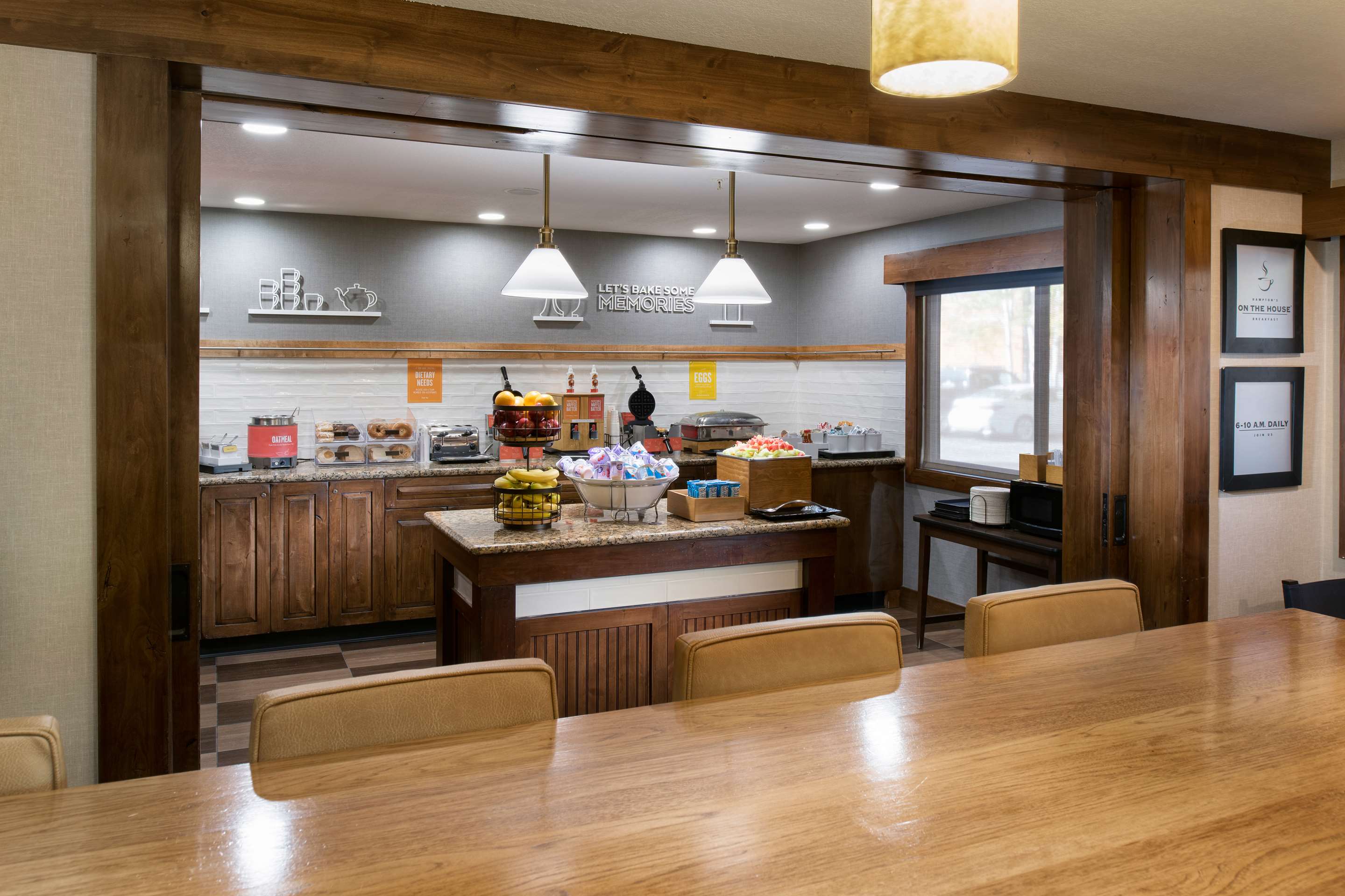 Breakfast Area | Hampton Inn Jackson Hole