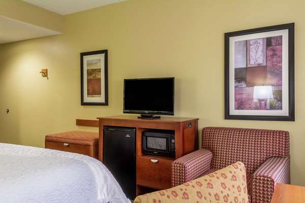  - Hampton Inn Clinton - I-20, Exit 36