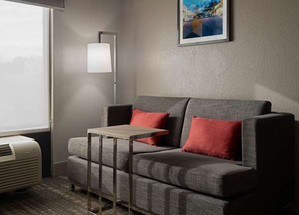  - Hampton Inn Clinton - I-20, Exit 36