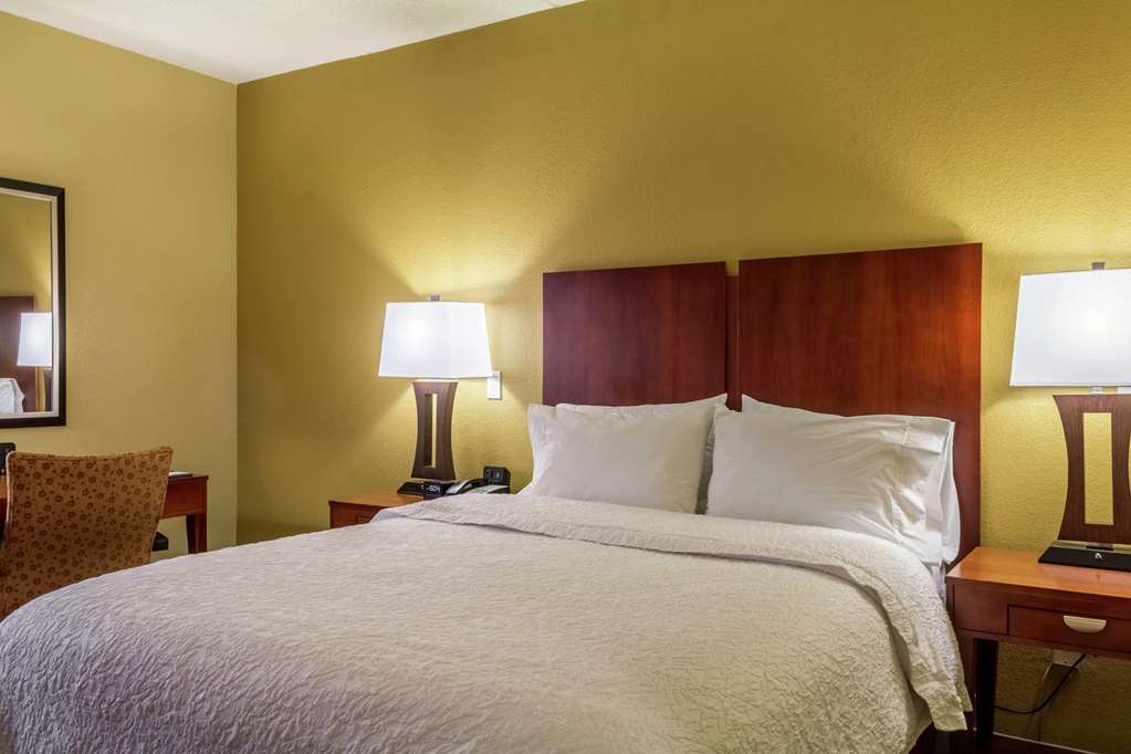 Hampton Inn Jackson/Clinton - Tap to explore photos