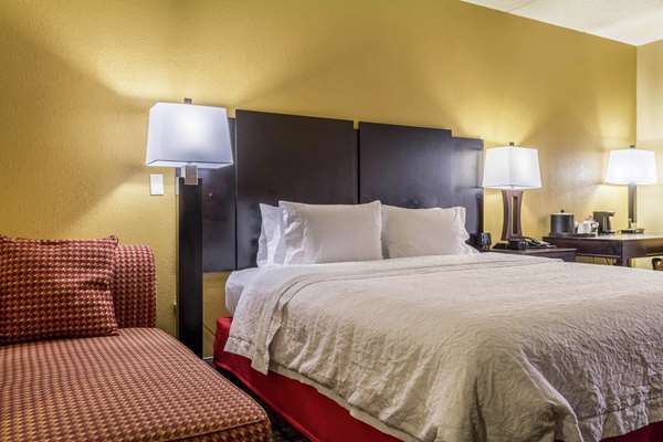  - Hampton Inn Clinton - I-20, Exit 36