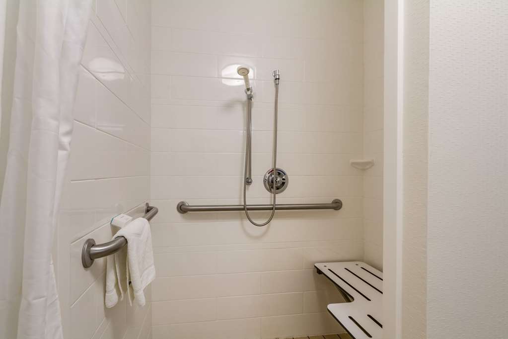 Hampton Inn Jackson Pearl Intrntl Airport - Tap to explore photos