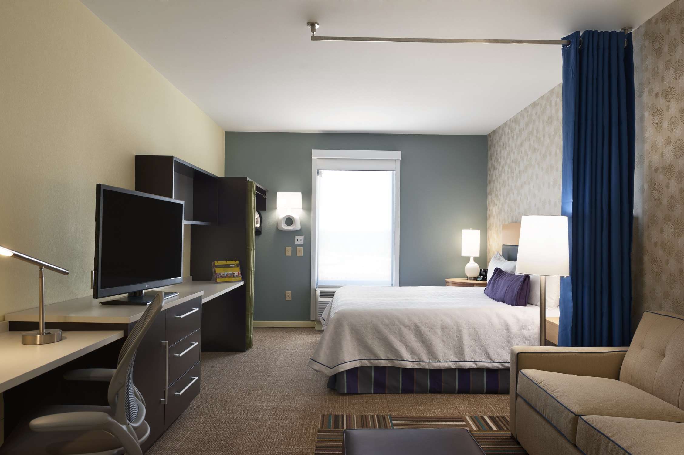 Guest room